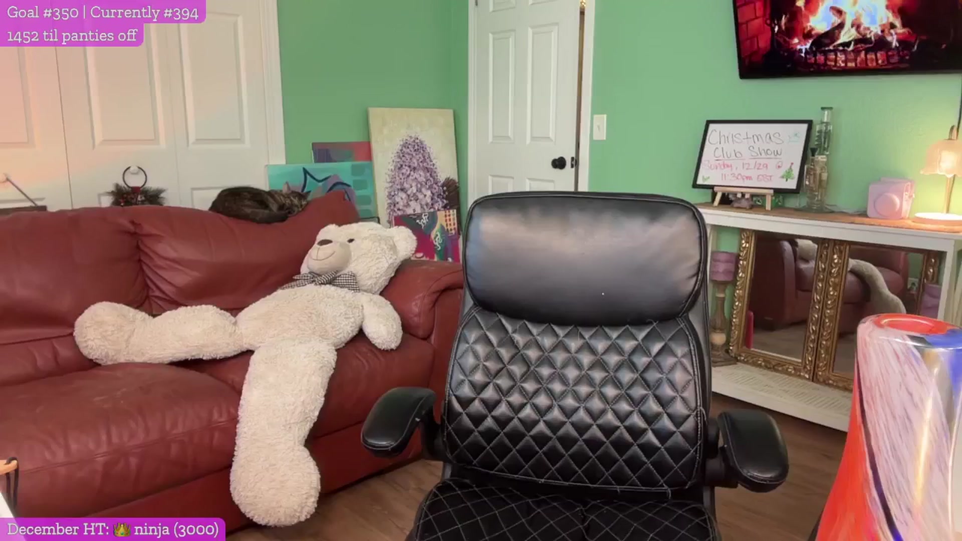Gallery image thumbnail from Cleverrr_K's myfreecams stream on, 12/27/2024, 21:33 image 14 of 20