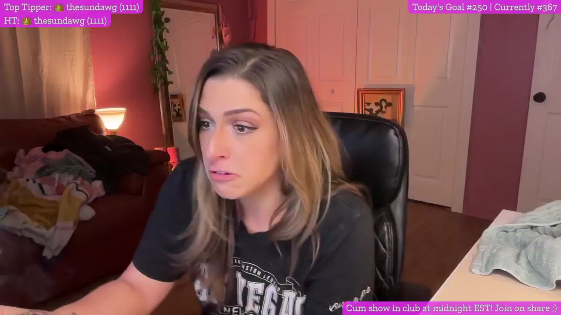 Gallery image thumbnail from Cleverrr_K's myfreecams stream on, 01/13/2025, 06:25 image 18 of 20