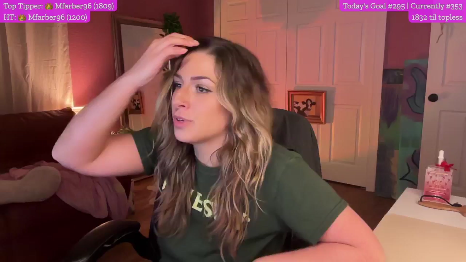 Gallery image thumbnail from Cleverrr_K's myfreecams stream on, 01/20/2025, 08:09 image 7 of 20