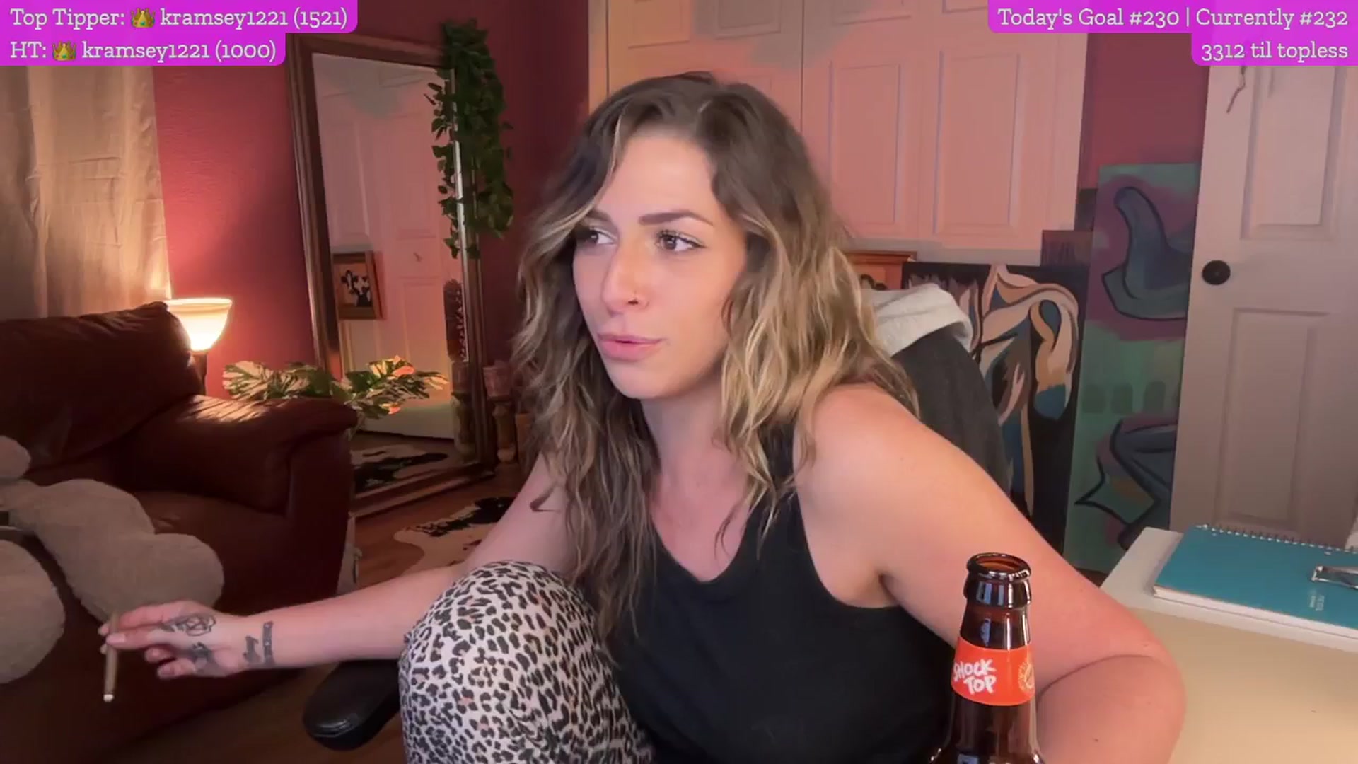 Gallery image thumbnail from Cleverrr_K's myfreecams stream on, 01/22/2025, 05:31 image 16 of 20