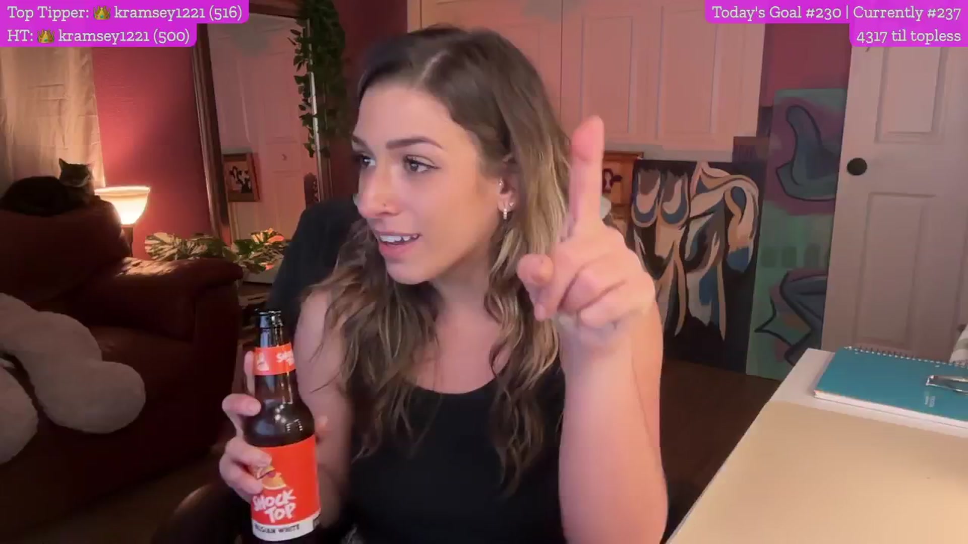 Gallery image thumbnail from Cleverrr_K's myfreecams stream on, 01/22/2025, 05:31 image 10 of 20