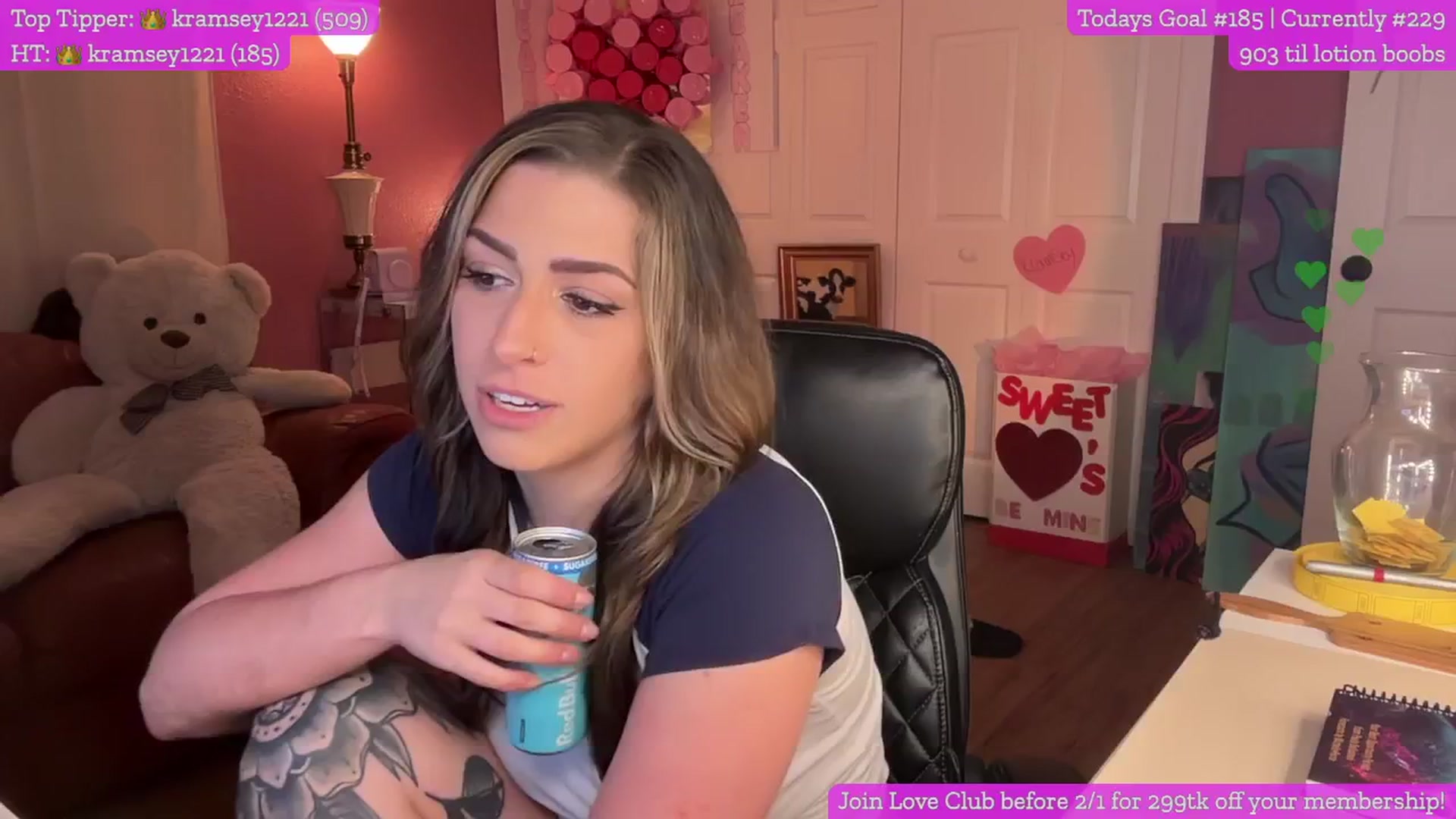 Gallery image thumbnail from Cleverrr_K's myfreecams stream on, 01/31/2025, 24:33 image 19 of 20