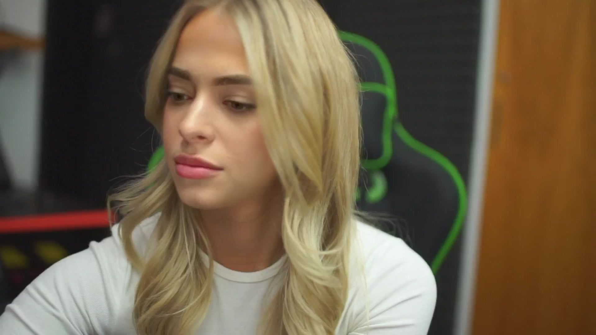 Gallery image thumbnail from ClipPetite's myfreecams stream on, 11/30/2024, 19:21 image 18 of 20