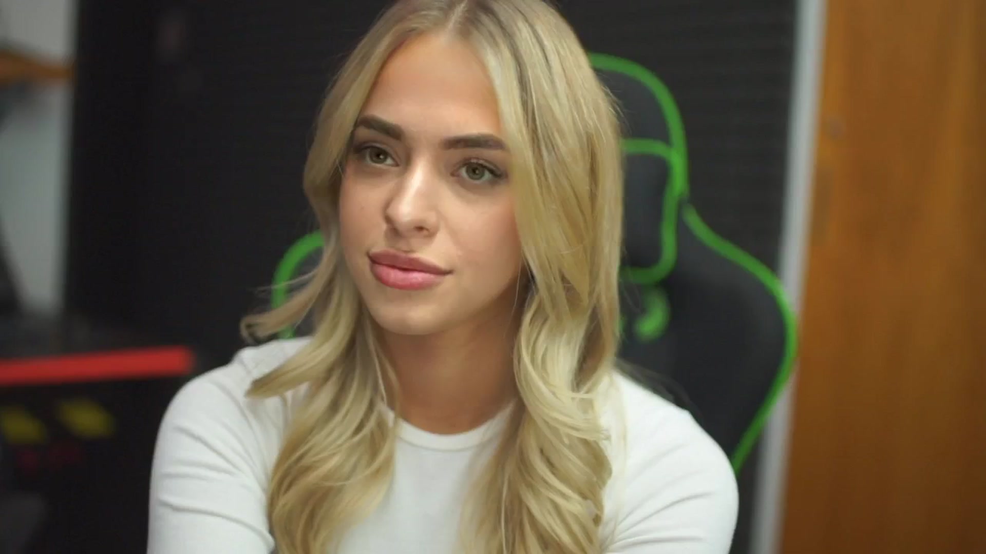 Gallery image thumbnail from ClipPetite's myfreecams stream on, 11/30/2024, 19:21 image 10 of 20