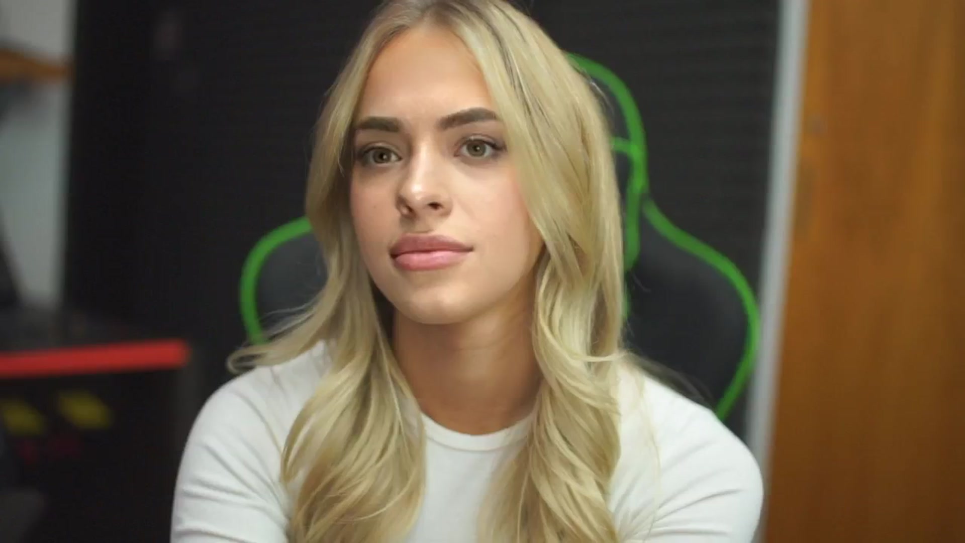 Gallery image thumbnail from ClipPetite's myfreecams stream on, 11/30/2024, 19:21 image 15 of 20