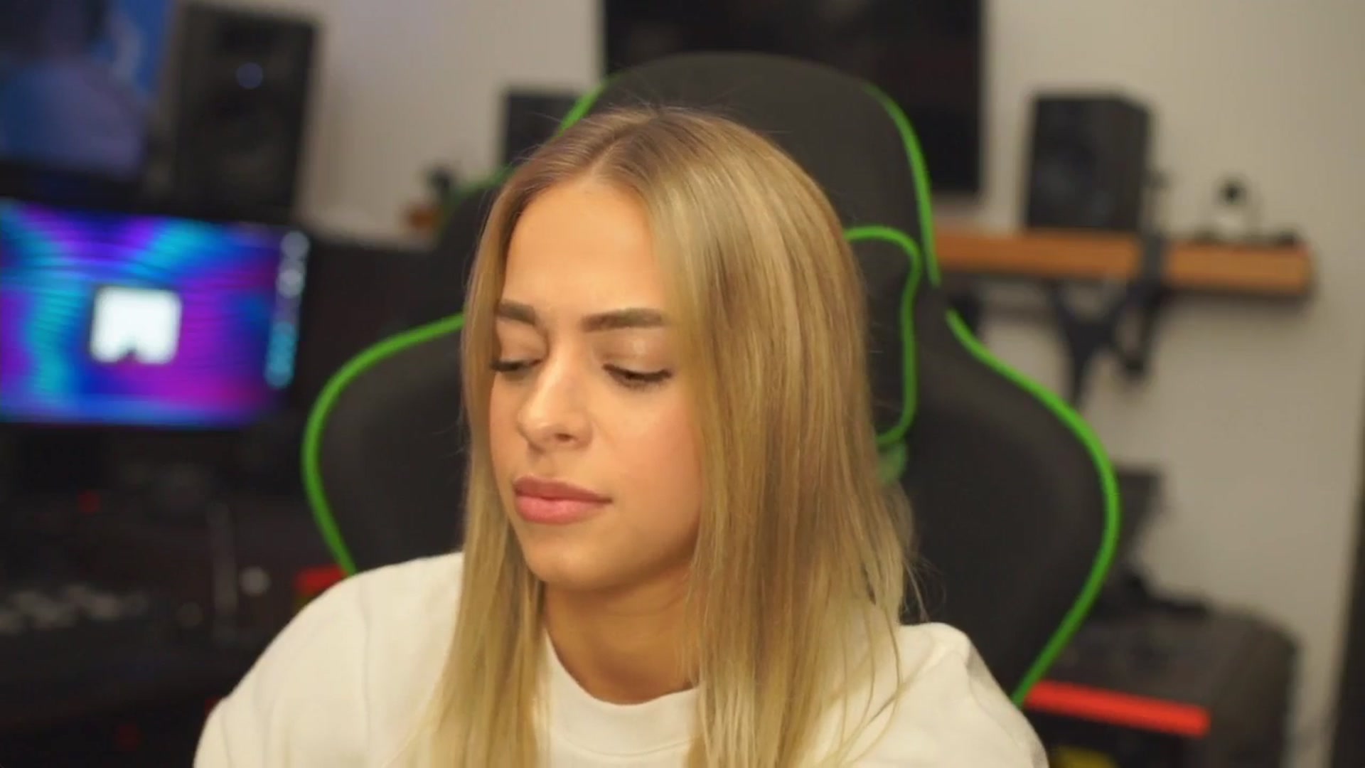 Gallery image thumbnail from ClipPetite's myfreecams stream on, 12/14/2024, 16:45 image 15 of 20