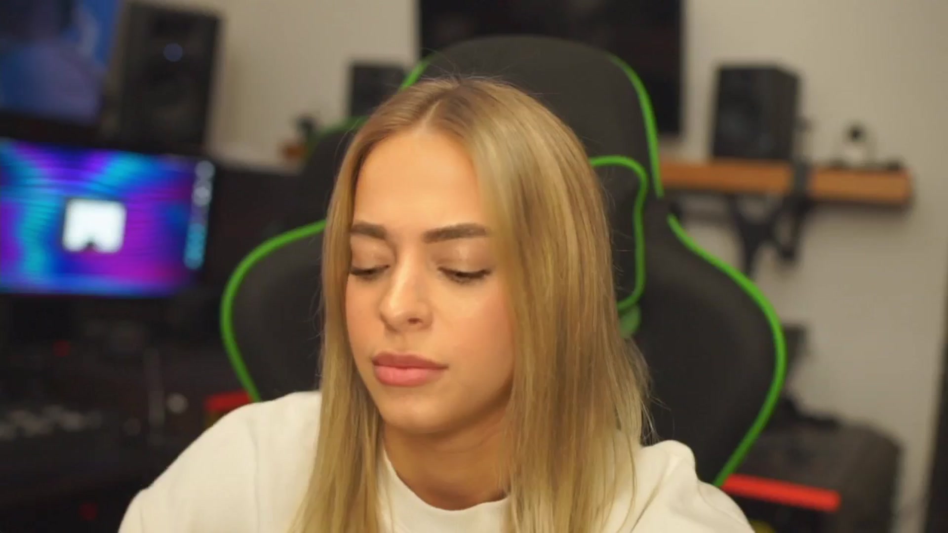 Gallery image thumbnail from ClipPetite's myfreecams stream on, 12/14/2024, 16:45 image 13 of 20