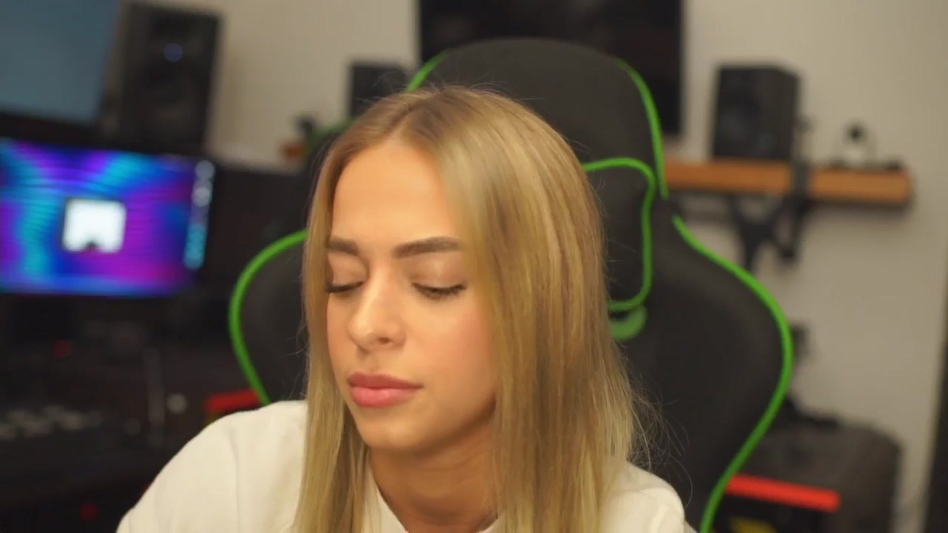Gallery image thumbnail from ClipPetite's myfreecams stream on, 12/14/2024, 17:49 image 13 of 20