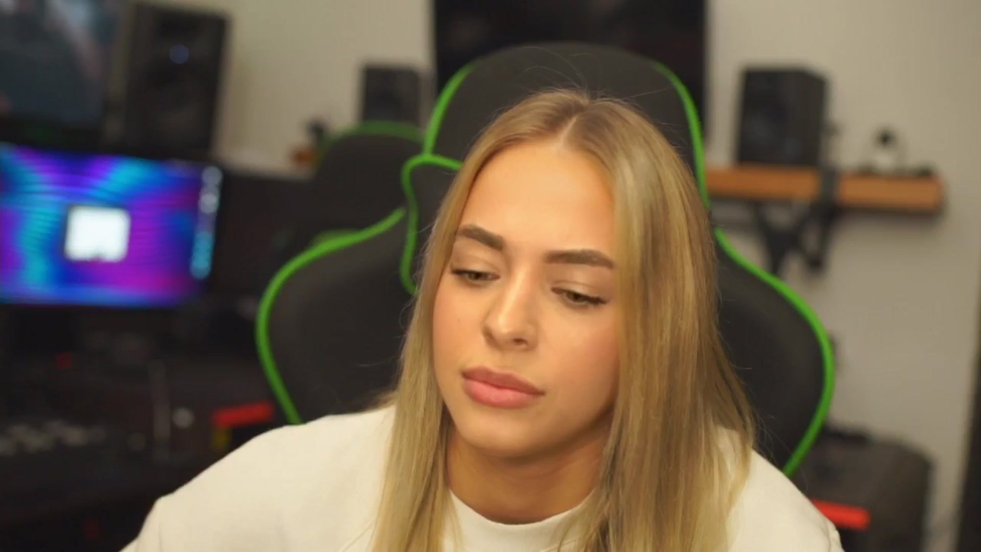 Gallery image thumbnail from ClipPetite's myfreecams stream on, 12/14/2024, 17:49 image 17 of 20