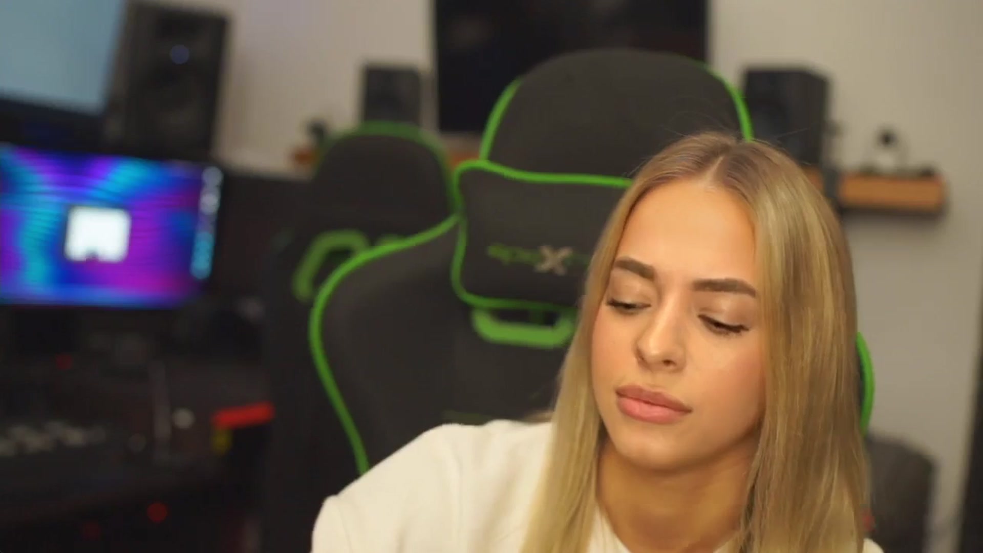 Gallery image thumbnail from ClipPetite's myfreecams stream on, 12/14/2024, 17:49 image 9 of 20