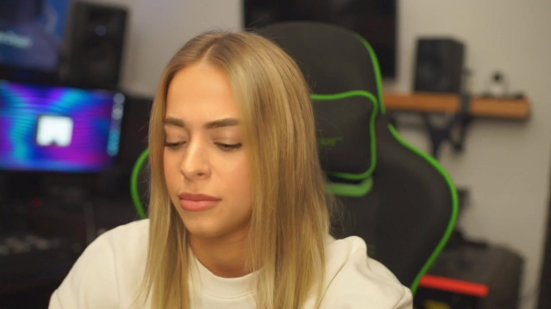 Gallery image thumbnail from ClipPetite's myfreecams stream on, 12/14/2024, 17:49 image 14 of 20