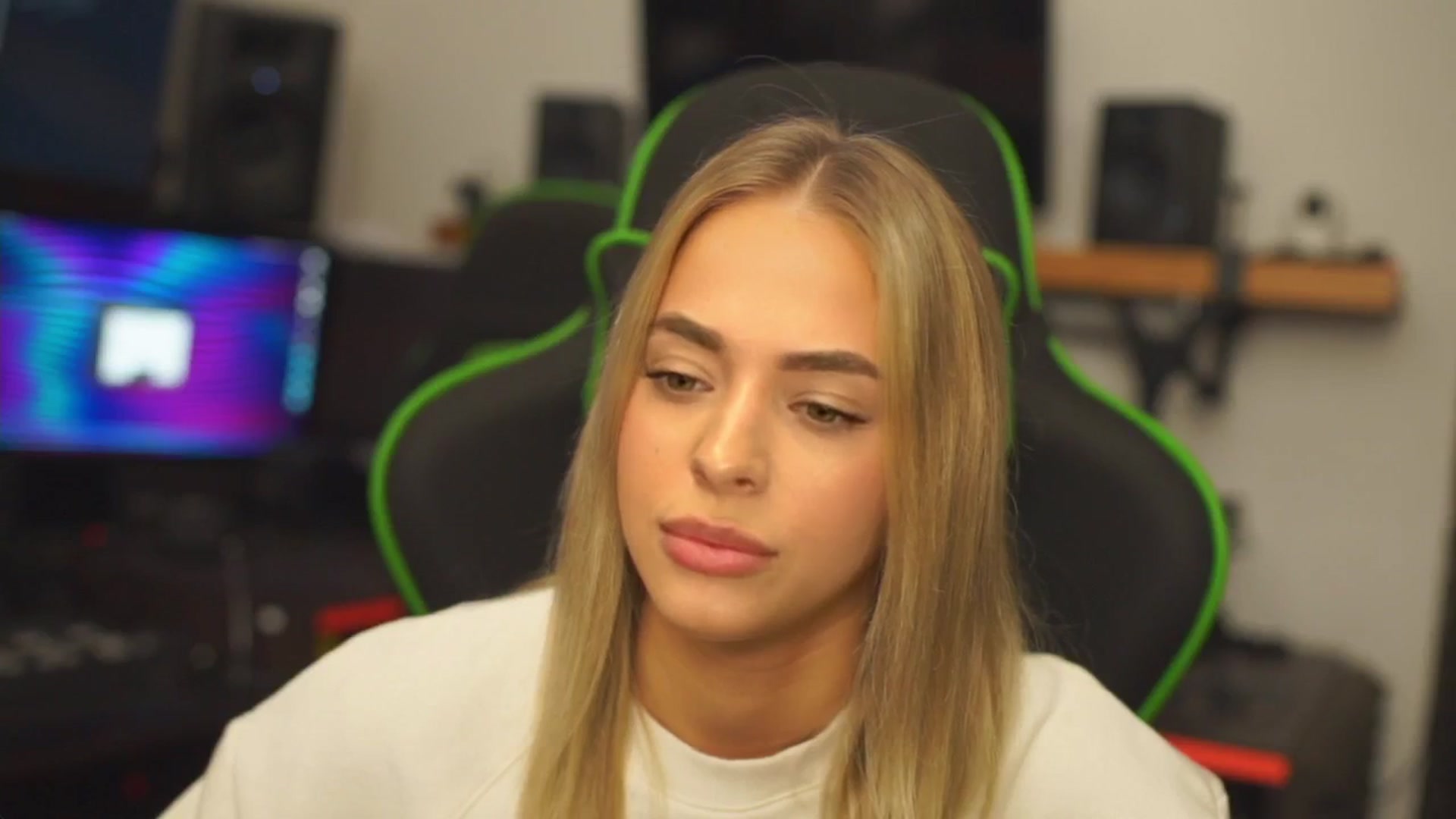 Gallery image thumbnail from ClipPetite's myfreecams stream on, 12/14/2024, 17:49 image 10 of 20