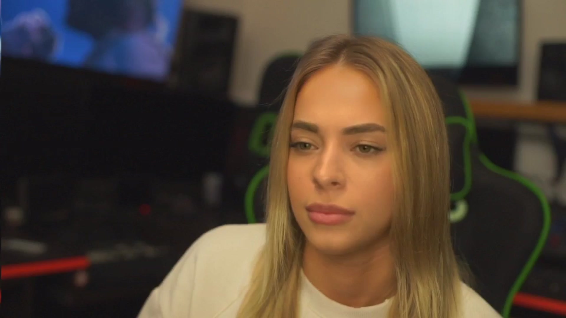 Gallery image thumbnail from ClipPetite's myfreecams stream on, 12/19/2024, 19:22 image 12 of 20