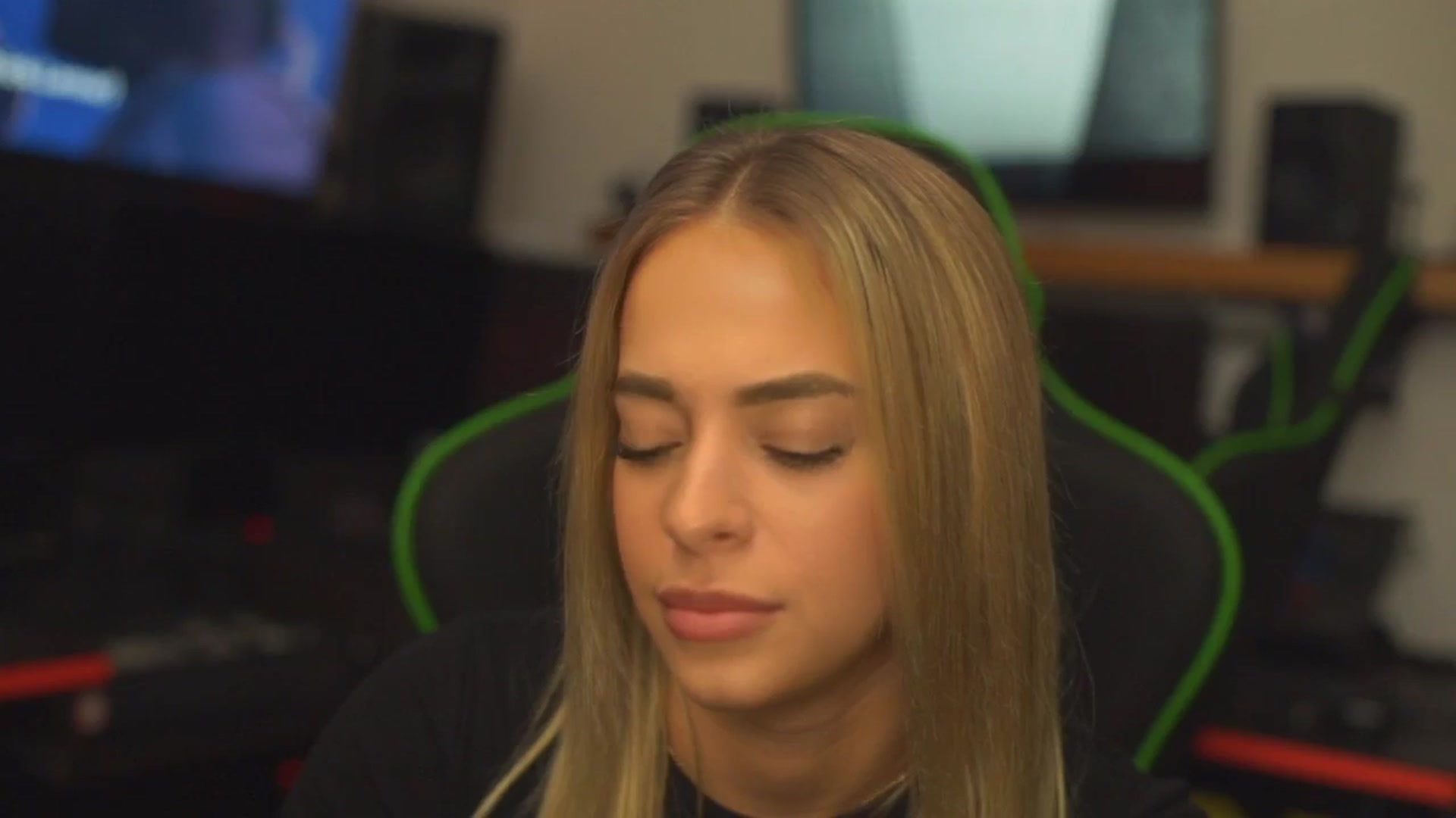 Gallery image thumbnail from ClipPetite's myfreecams stream on, 12/21/2024, 17:46 image 16 of 20