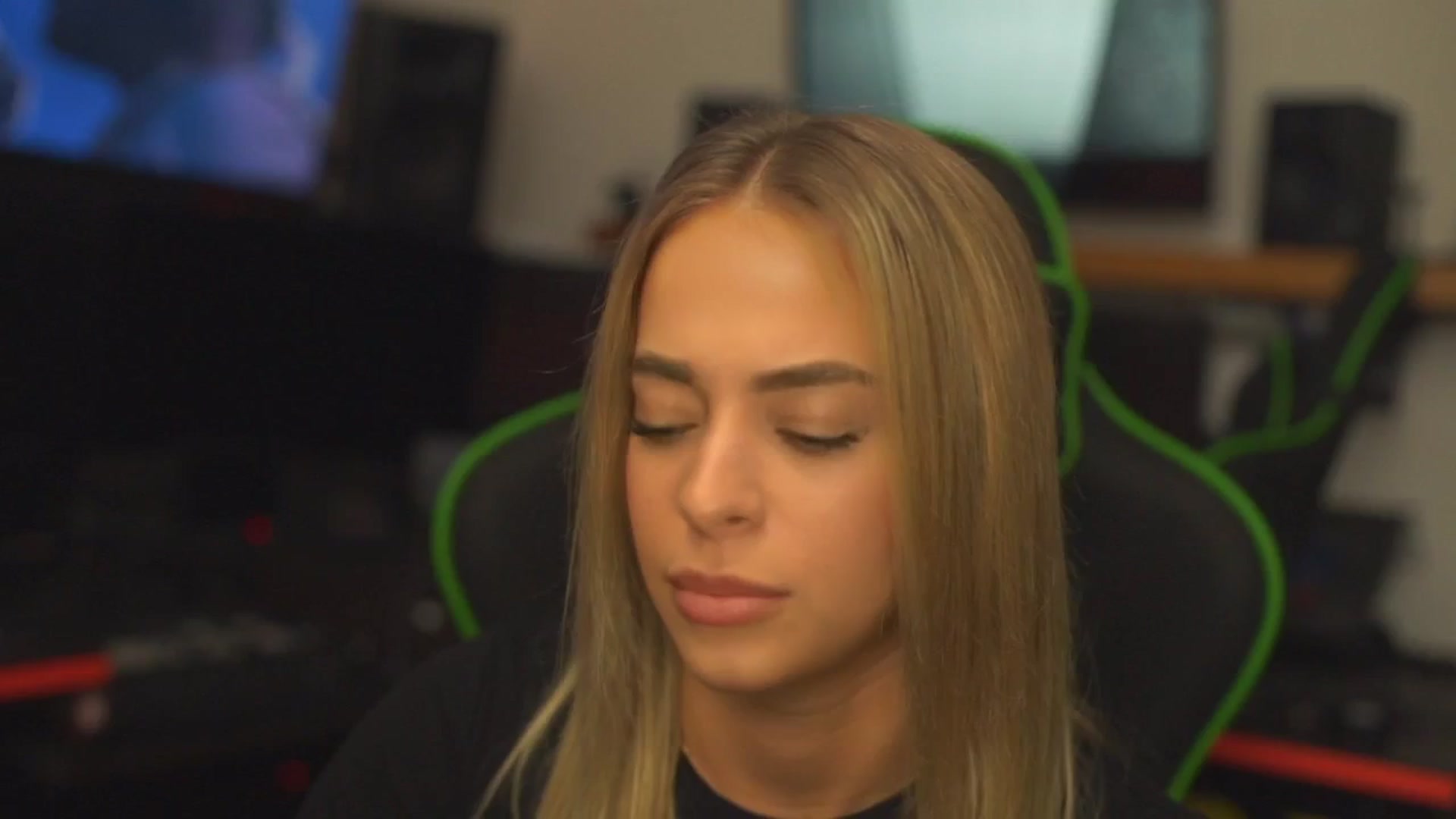 Gallery image thumbnail from ClipPetite's myfreecams stream on, 12/21/2024, 17:46 image 14 of 20
