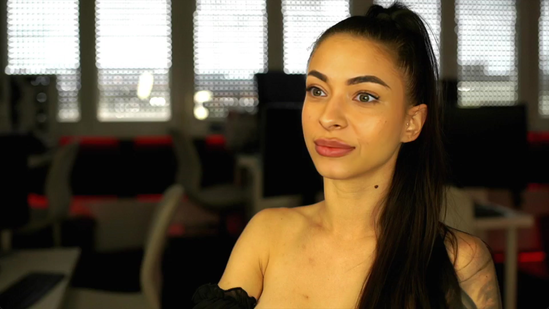 Gallery image thumbnail from ClipPetite's myfreecams stream on, 06/16/2025, 13:05 image 1 of 20