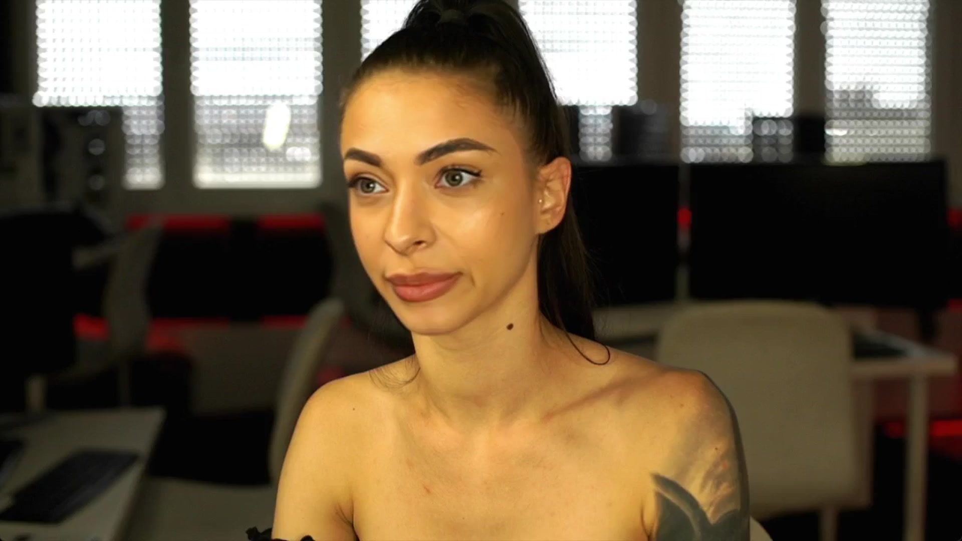 Gallery image thumbnail from ClipPetite's myfreecams stream on, 06/16/2025, 14:32 image 8 of 20