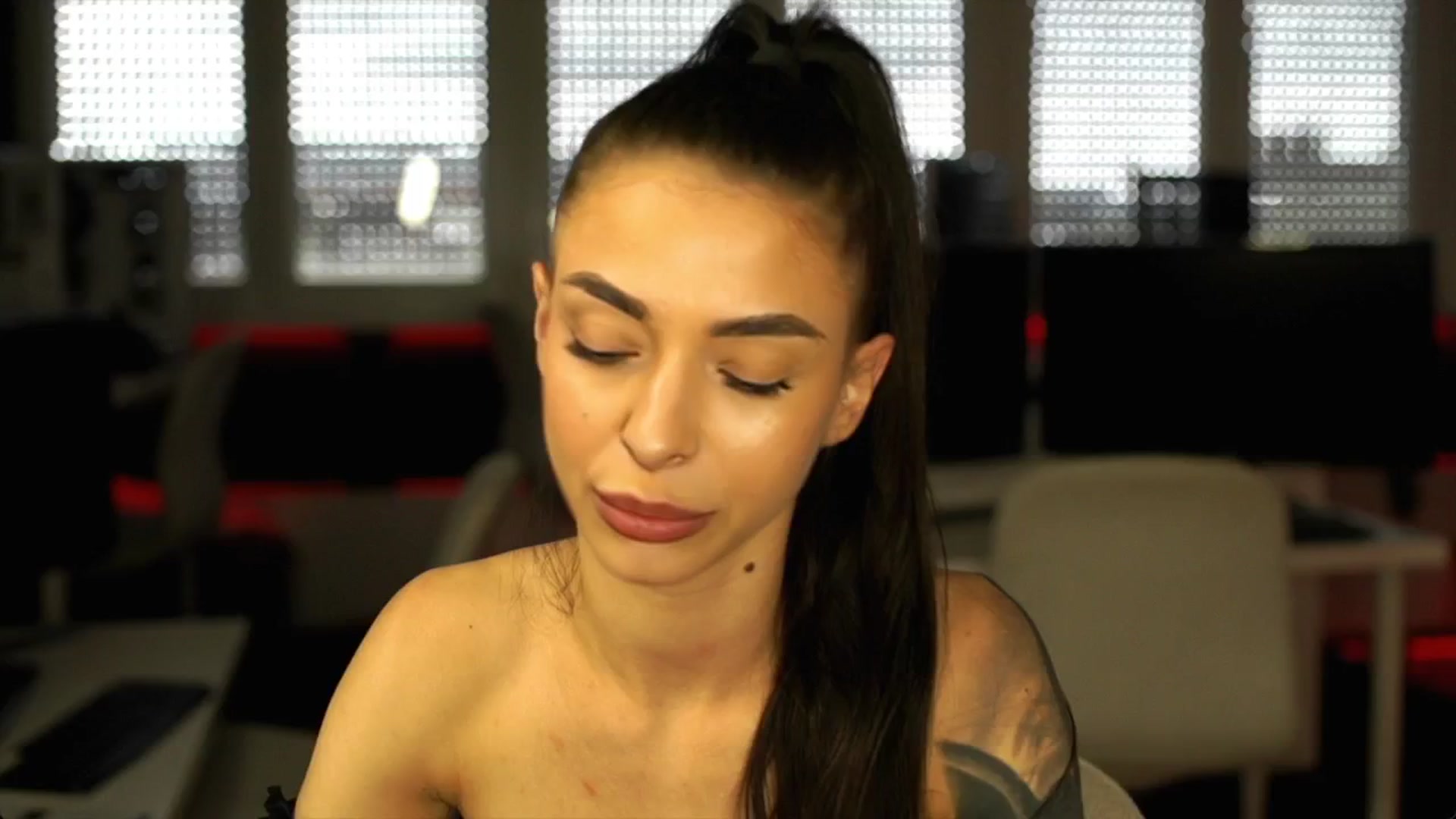Gallery image thumbnail from ClipPetite's myfreecams stream on, 06/16/2025, 14:32 image 12 of 20
