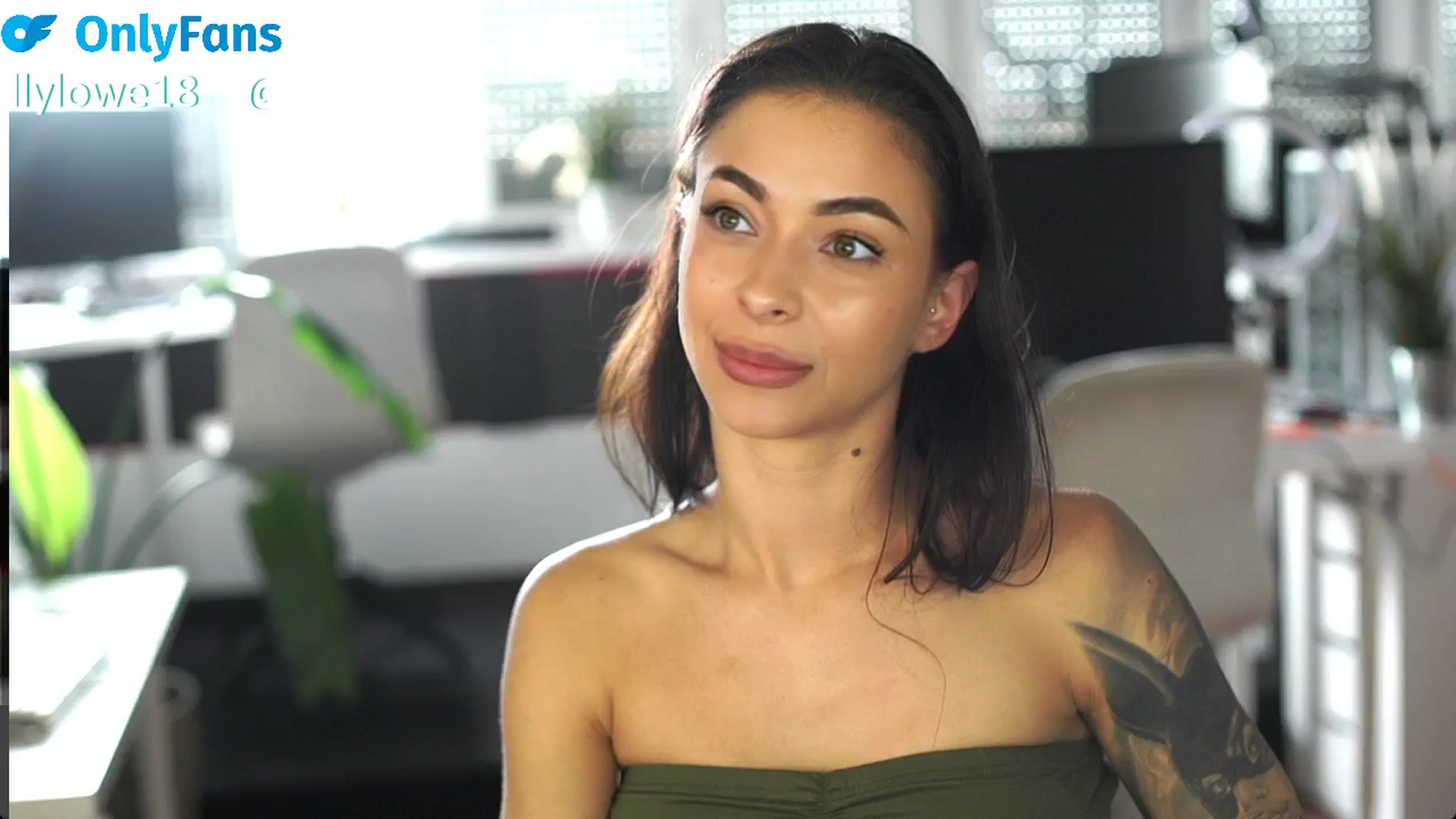 Gallery image thumbnail from ClipPetite's myfreecams stream on, 07/16/2025, 08:48 image 8 of 20