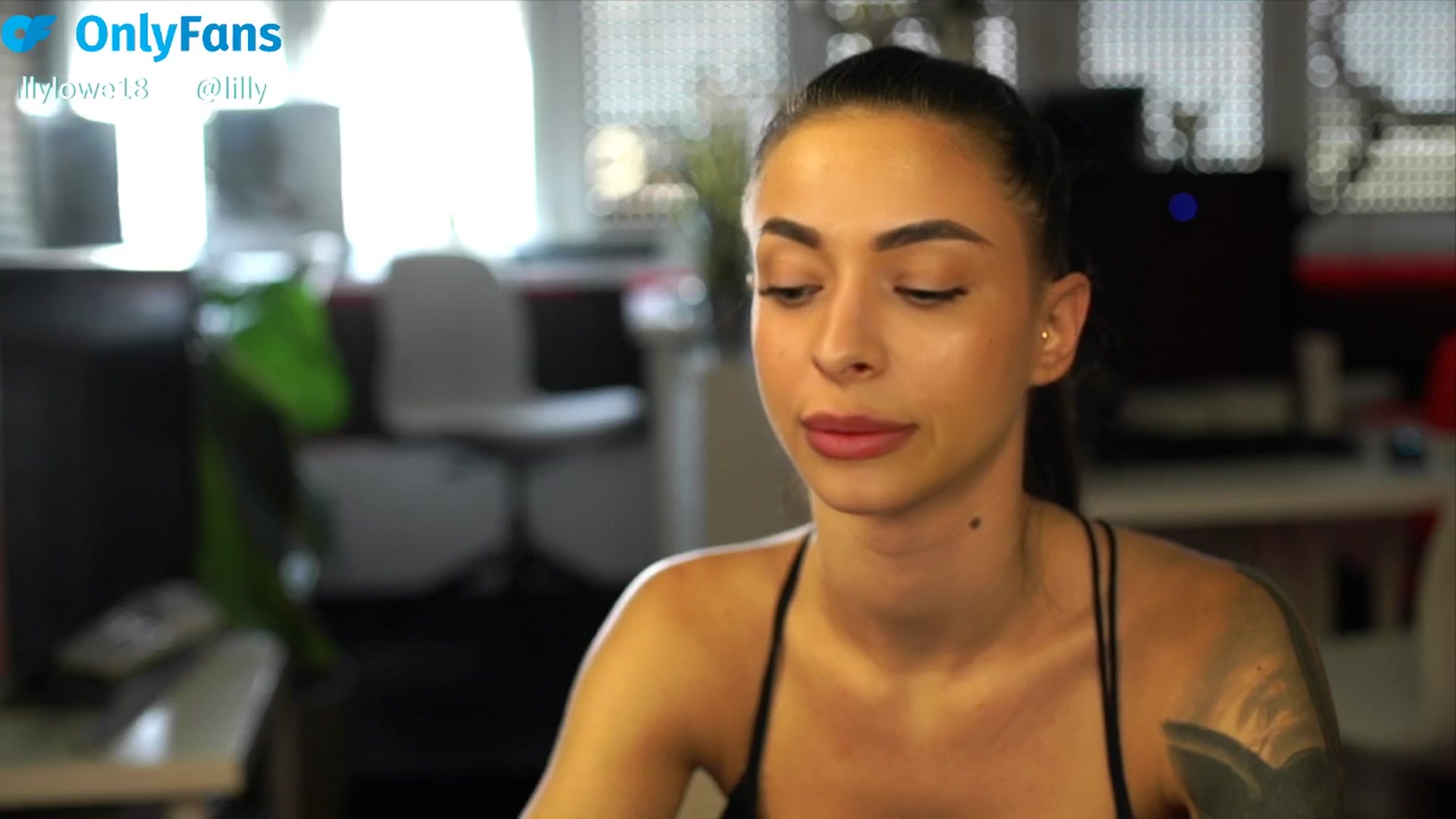 Gallery image thumbnail from ClipPetite's myfreecams stream on, 07/21/2025, 10:19 image 9 of 20