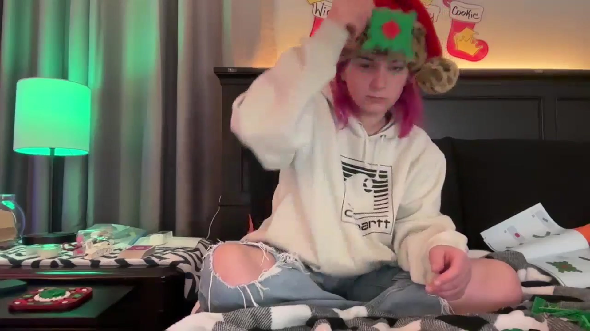 Gallery image thumbnail from Clitmas's myfreecams stream on, 12/26/2025, 08:17 image 3 of 20