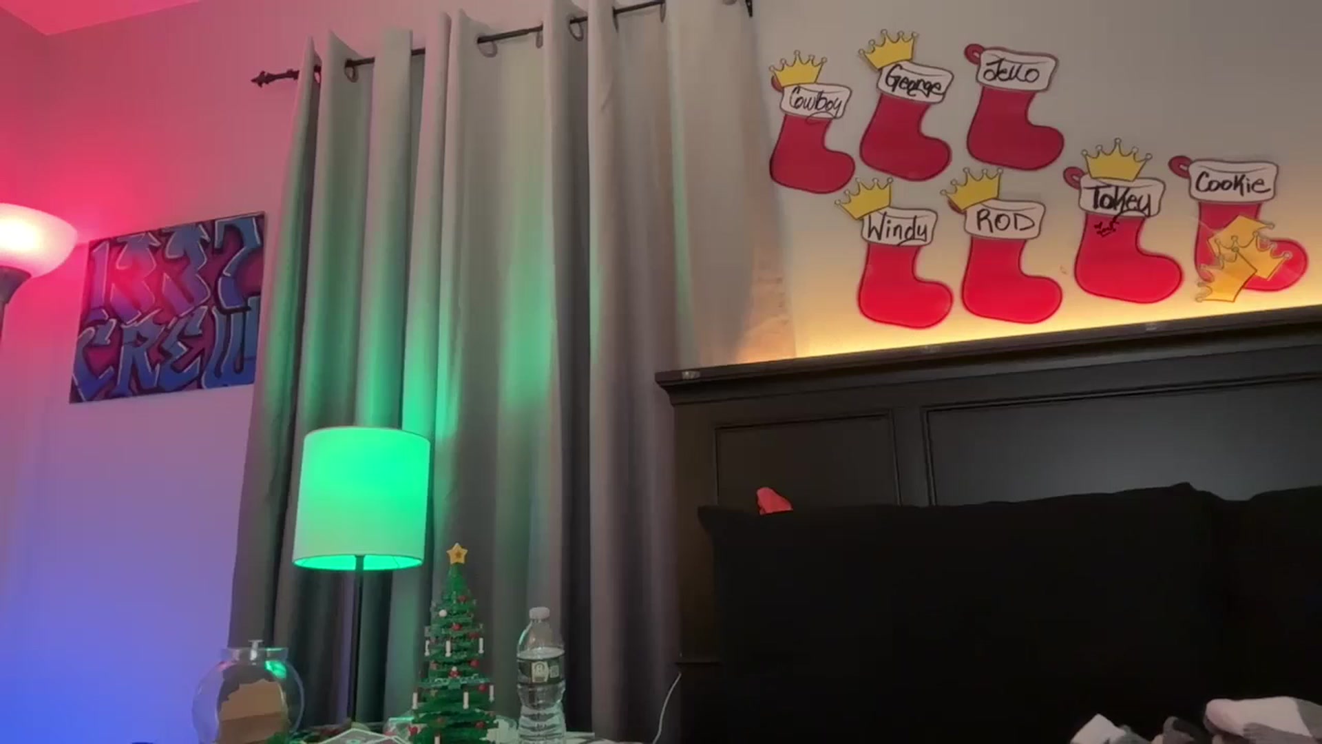 Gallery image thumbnail from Clitmas's myfreecams stream on, 12/30/2025, 07:55 image 20 of 20