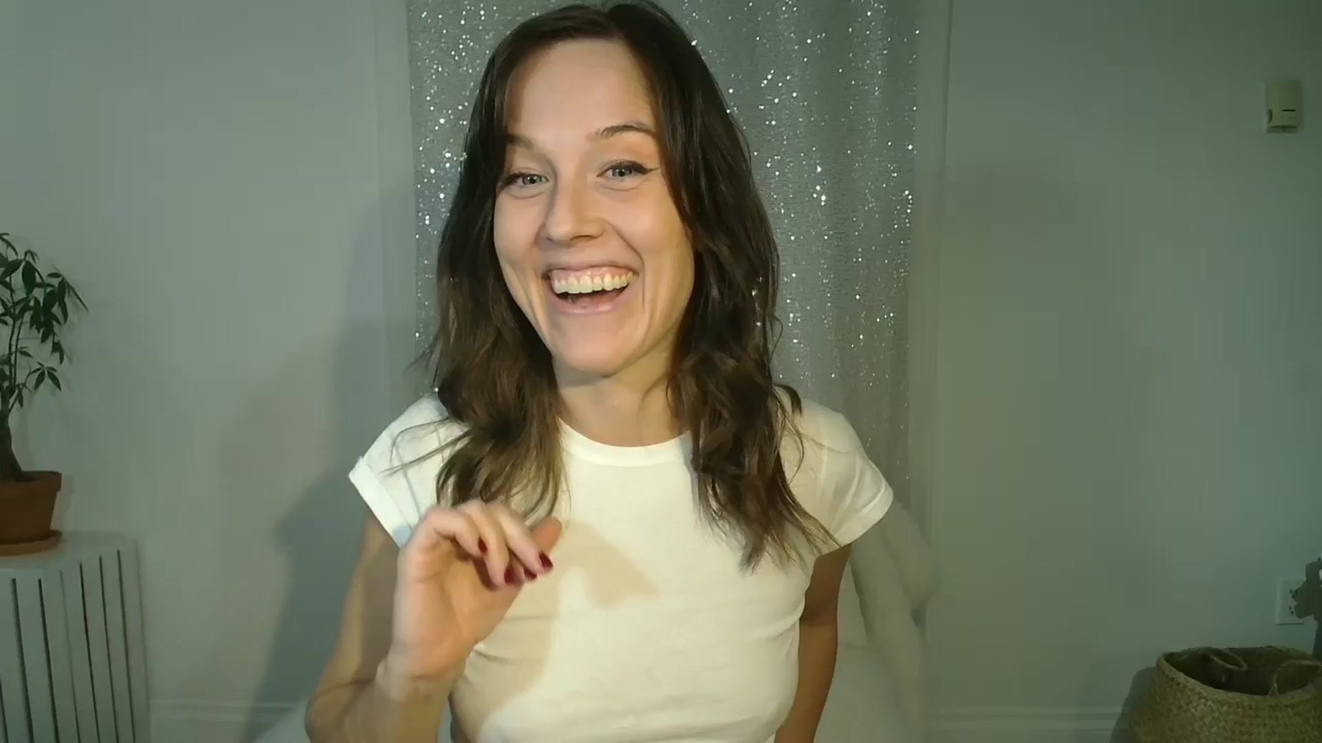 Gallery image thumbnail from ClitorisQueen's myfreecams stream on, 01/27/2026, 02:01 image 10 of 20