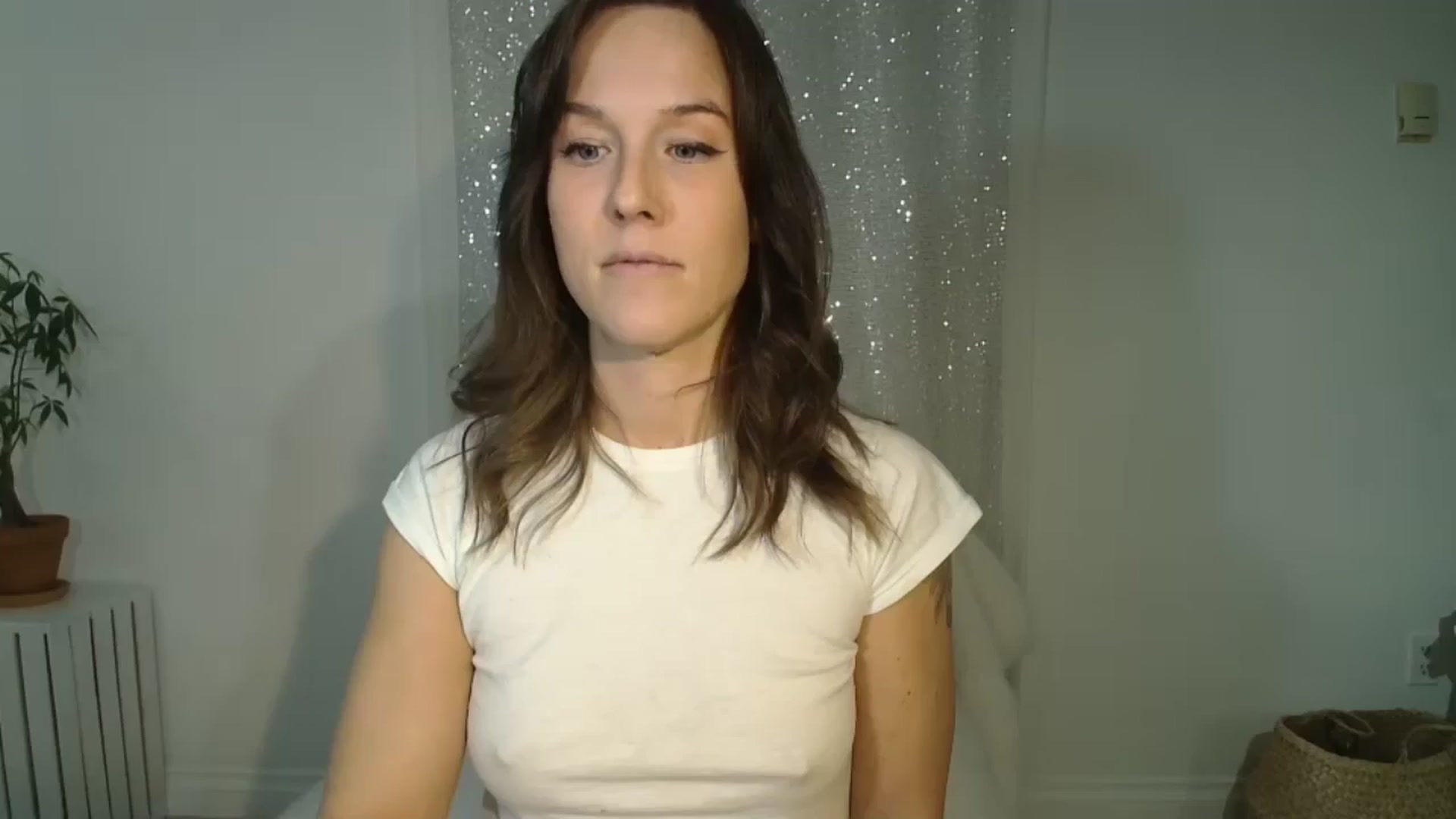 Gallery image thumbnail from ClitorisQueen's myfreecams stream on, 01/27/2026, 02:01 image 17 of 20