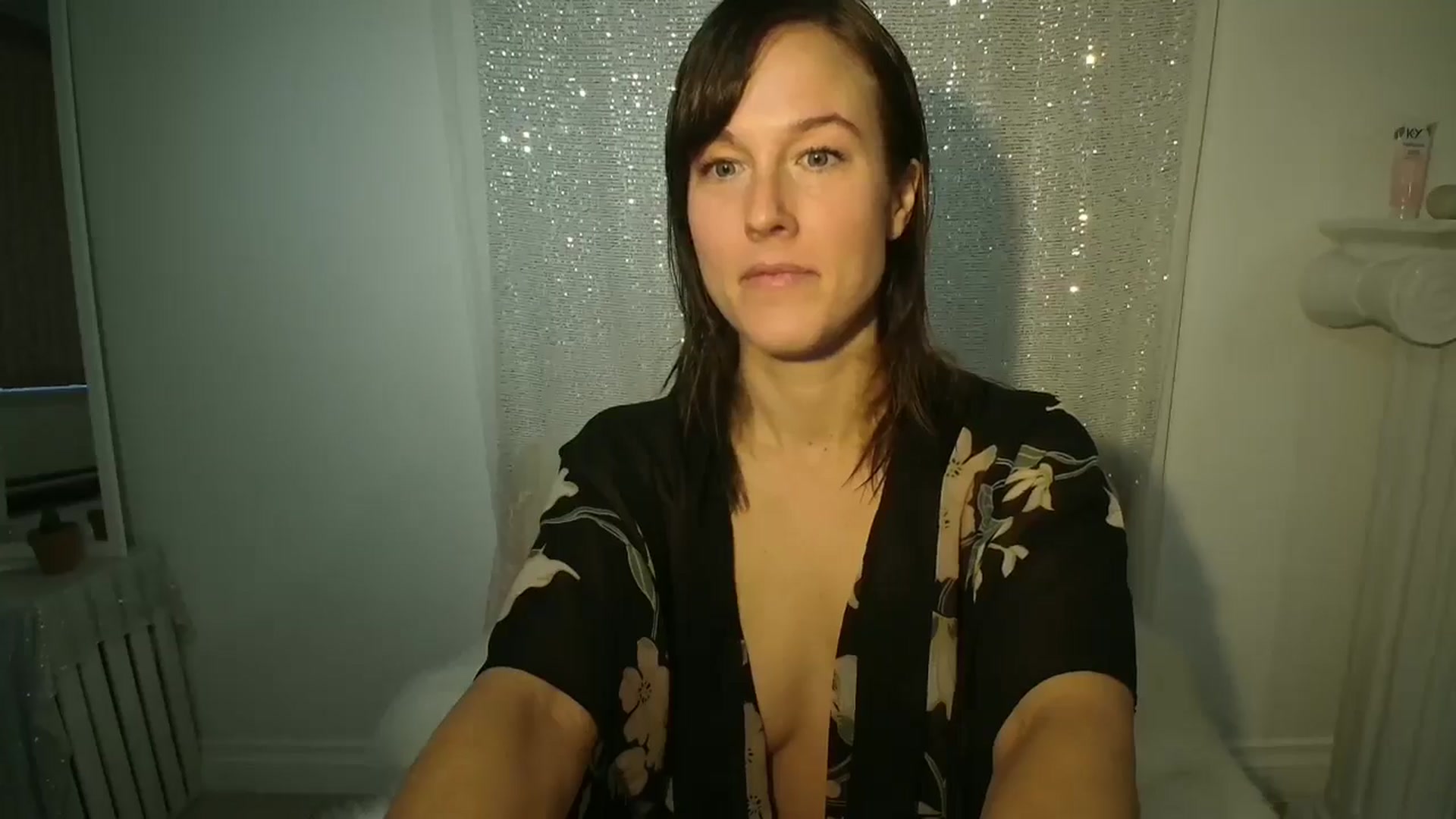 Gallery image thumbnail from ClitorisQueen's myfreecams stream on, 03/01/2026, 17:31 image 4 of 20