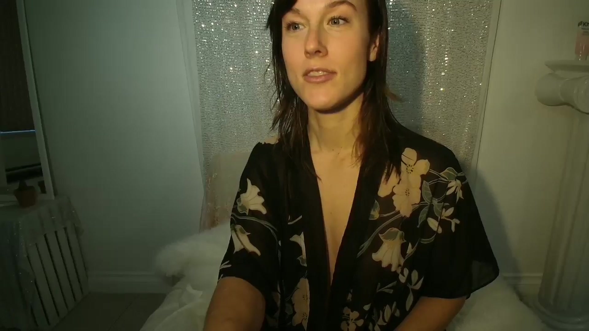 Gallery image thumbnail from ClitorisQueen's myfreecams stream on, 03/01/2026, 17:31 image 16 of 20