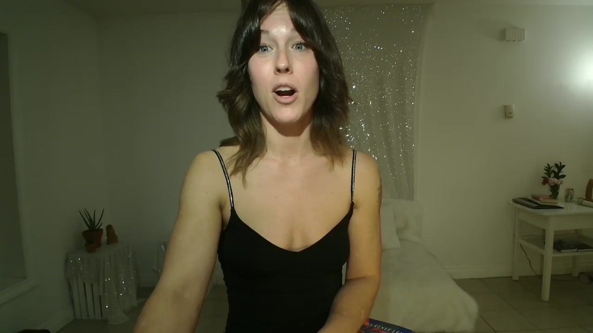 Gallery image thumbnail from ClitorisQueen's myfreecams stream on, 03/05/2026, 04:58 image 10 of 20