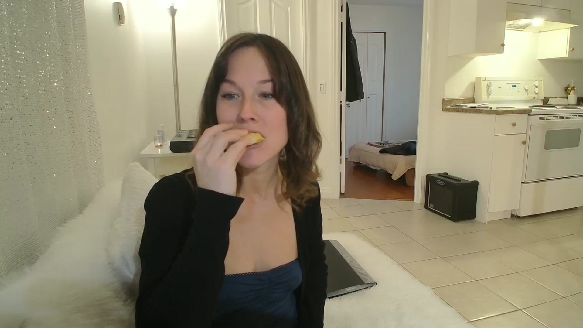 Gallery image thumbnail from ClitorisQueen's myfreecams stream on, 03/11/2026, 18:03 image 6 of 20