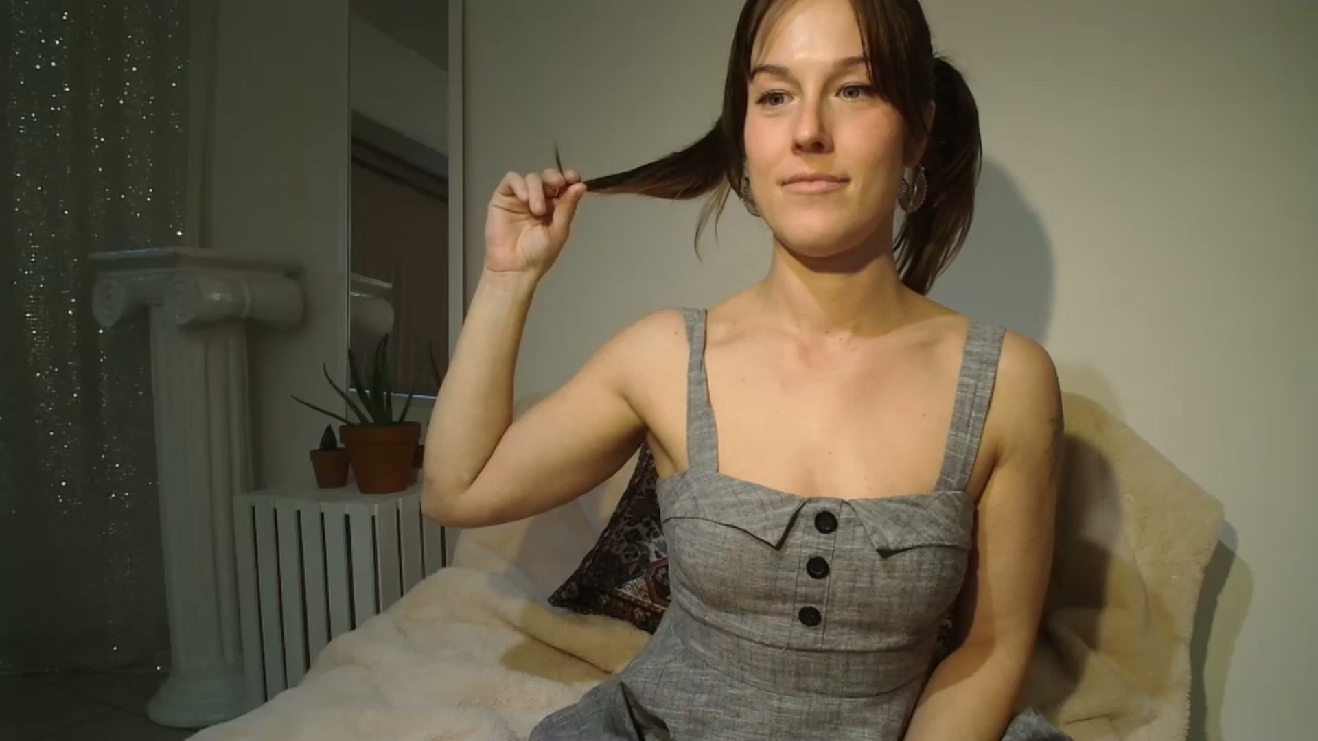 Gallery image thumbnail from ClitorisQueen's myfreecams stream on, 04/01/2026, 21:50 image 19 of 20