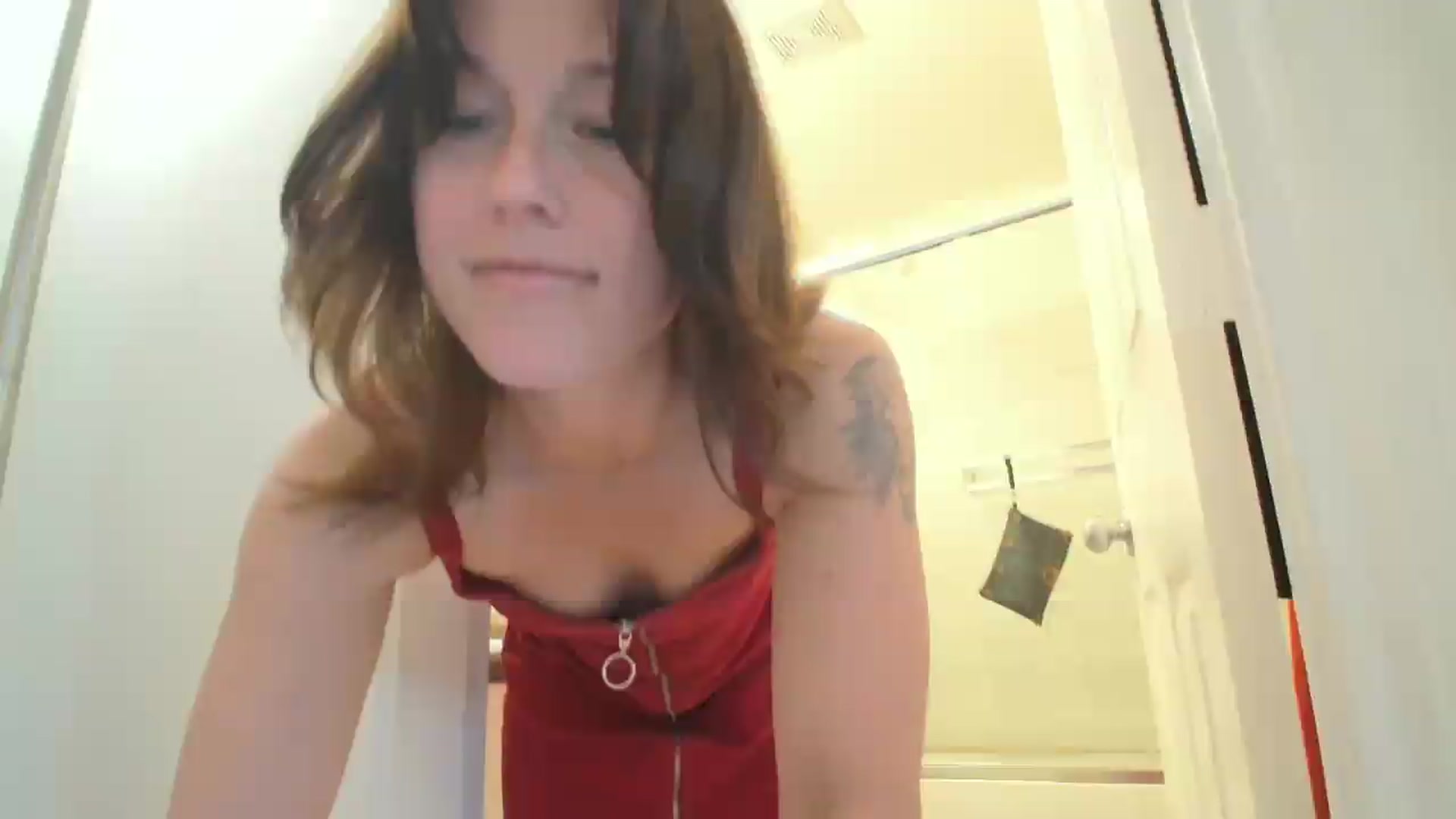 Gallery image thumbnail from ClitorisQueen's myfreecams stream on, 04/19/2026, 20:54 image 8 of 20