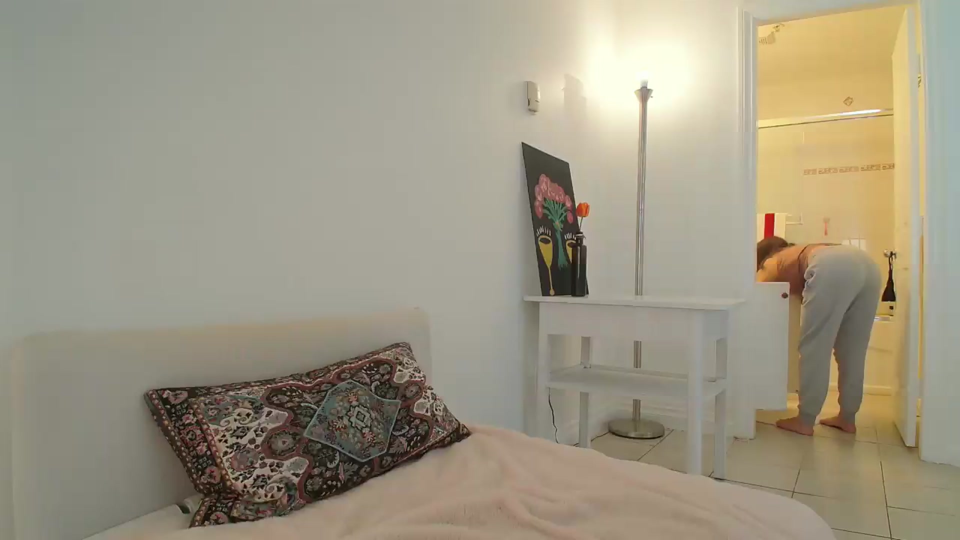 Gallery image thumbnail from ClitorisQueen's myfreecams stream on, 04/20/2026, 23:32 image 1 of 20