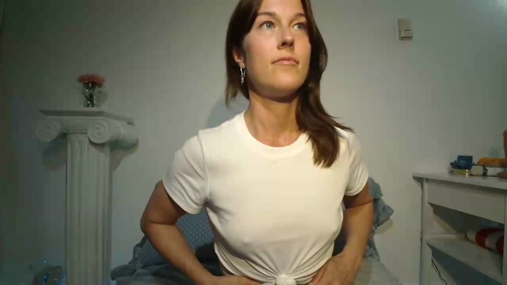 Gallery image thumbnail from ClitorisQueen's myfreecams stream on, 05/03/2026, 23:48 image 14 of 20
