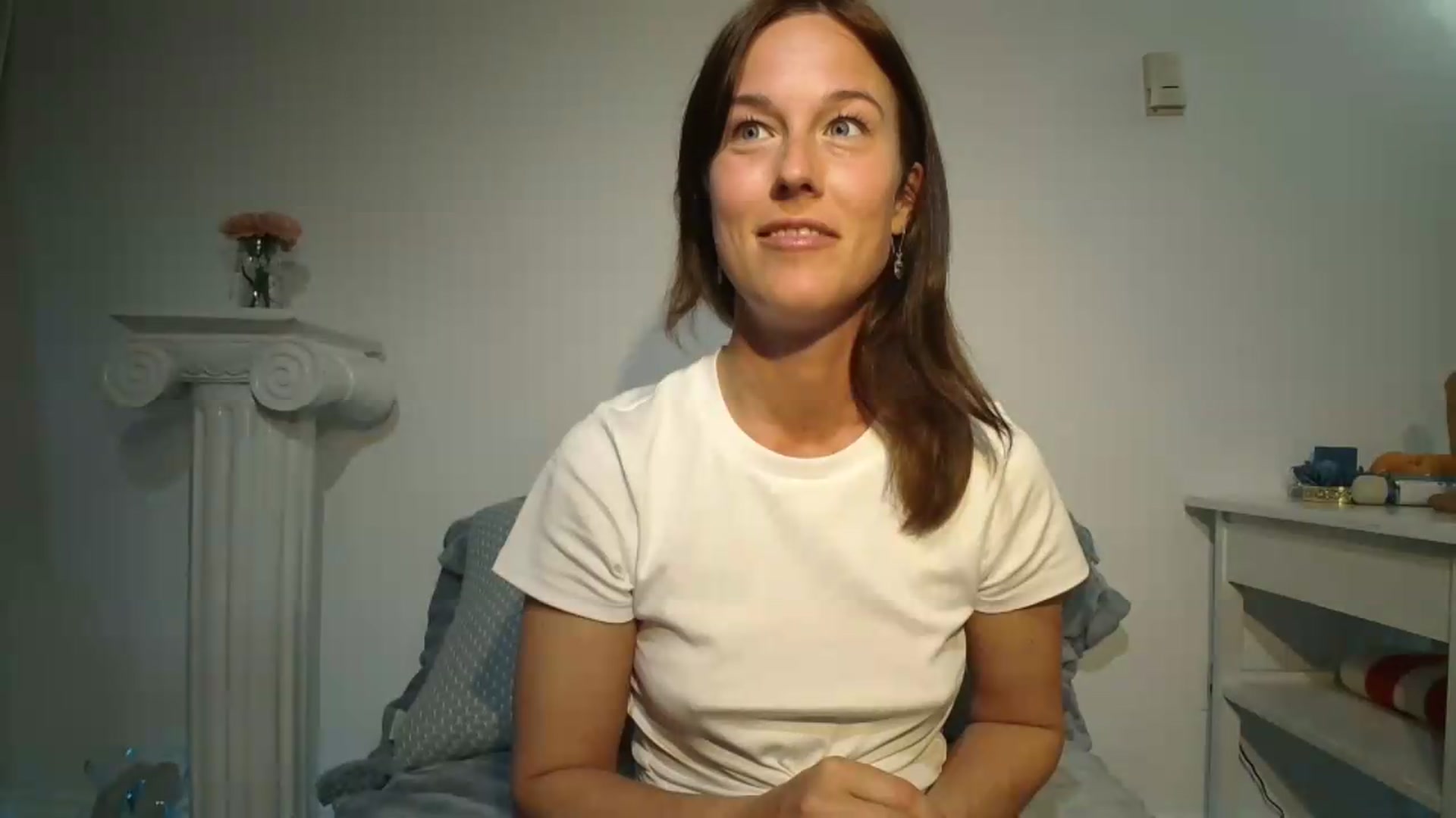 Gallery image thumbnail from ClitorisQueen's myfreecams stream on, 05/03/2026, 23:48 image 16 of 20