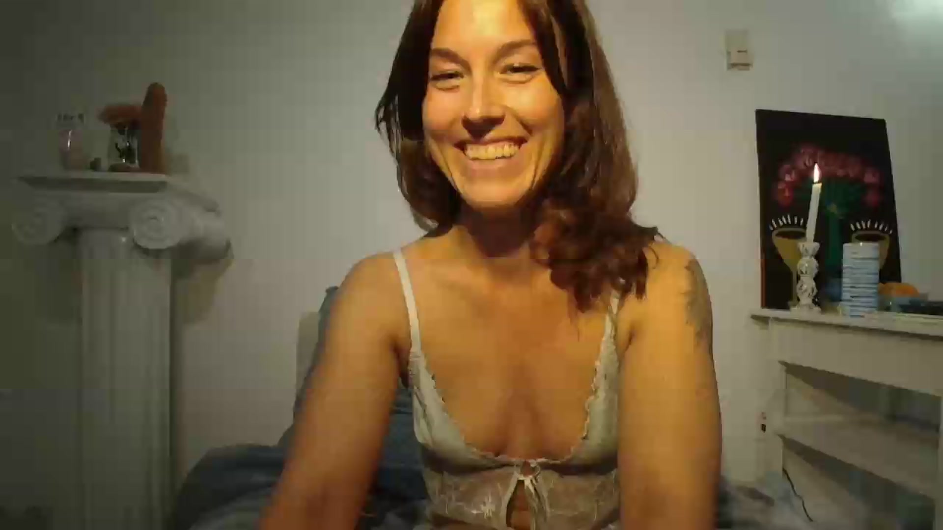 Gallery image thumbnail from ClitorisQueen's myfreecams stream on, 05/04/2026, 22:28 image 1 of 20