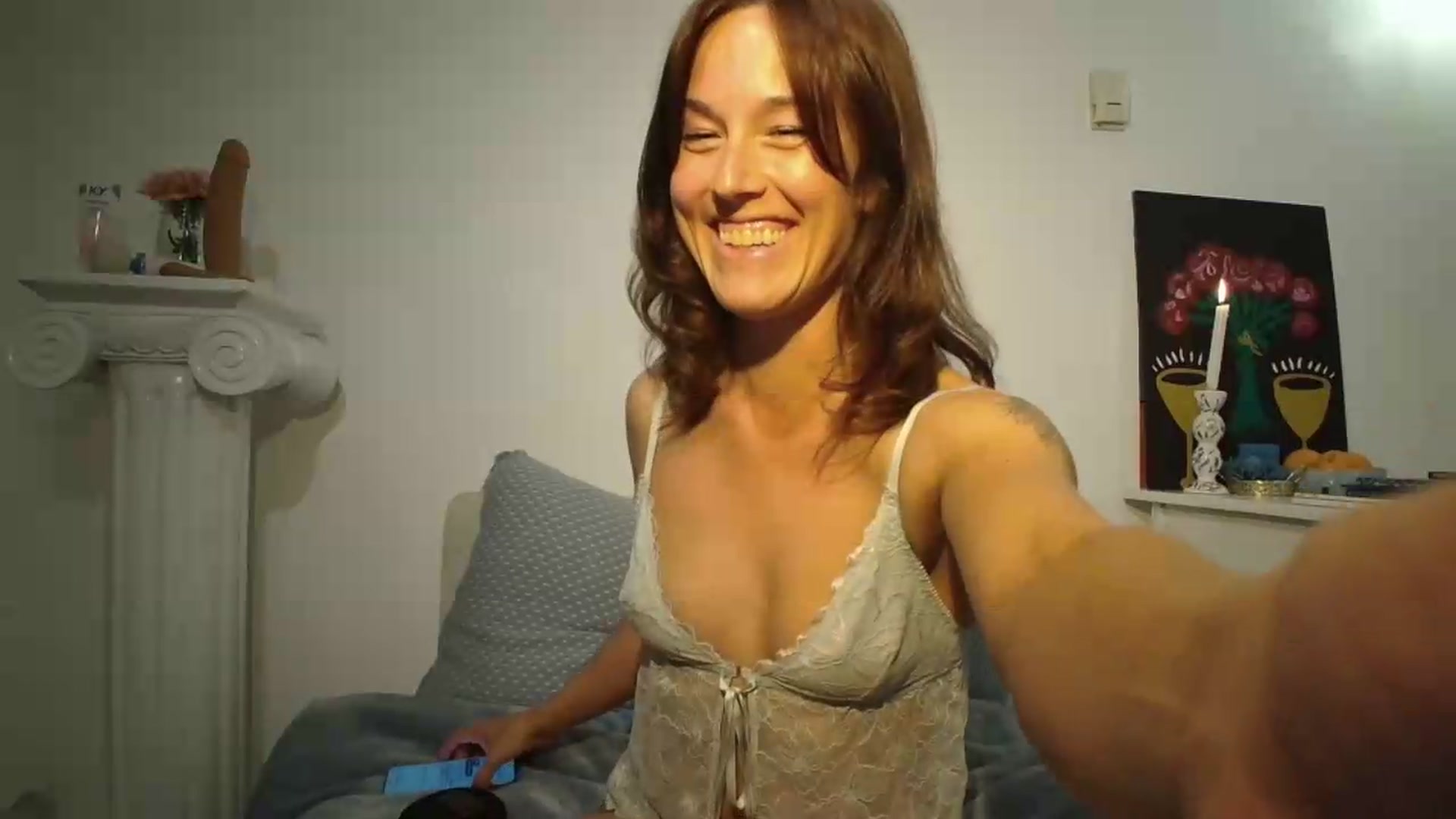 Gallery image thumbnail from ClitorisQueen's myfreecams stream on, 05/04/2026, 22:28 image 14 of 20