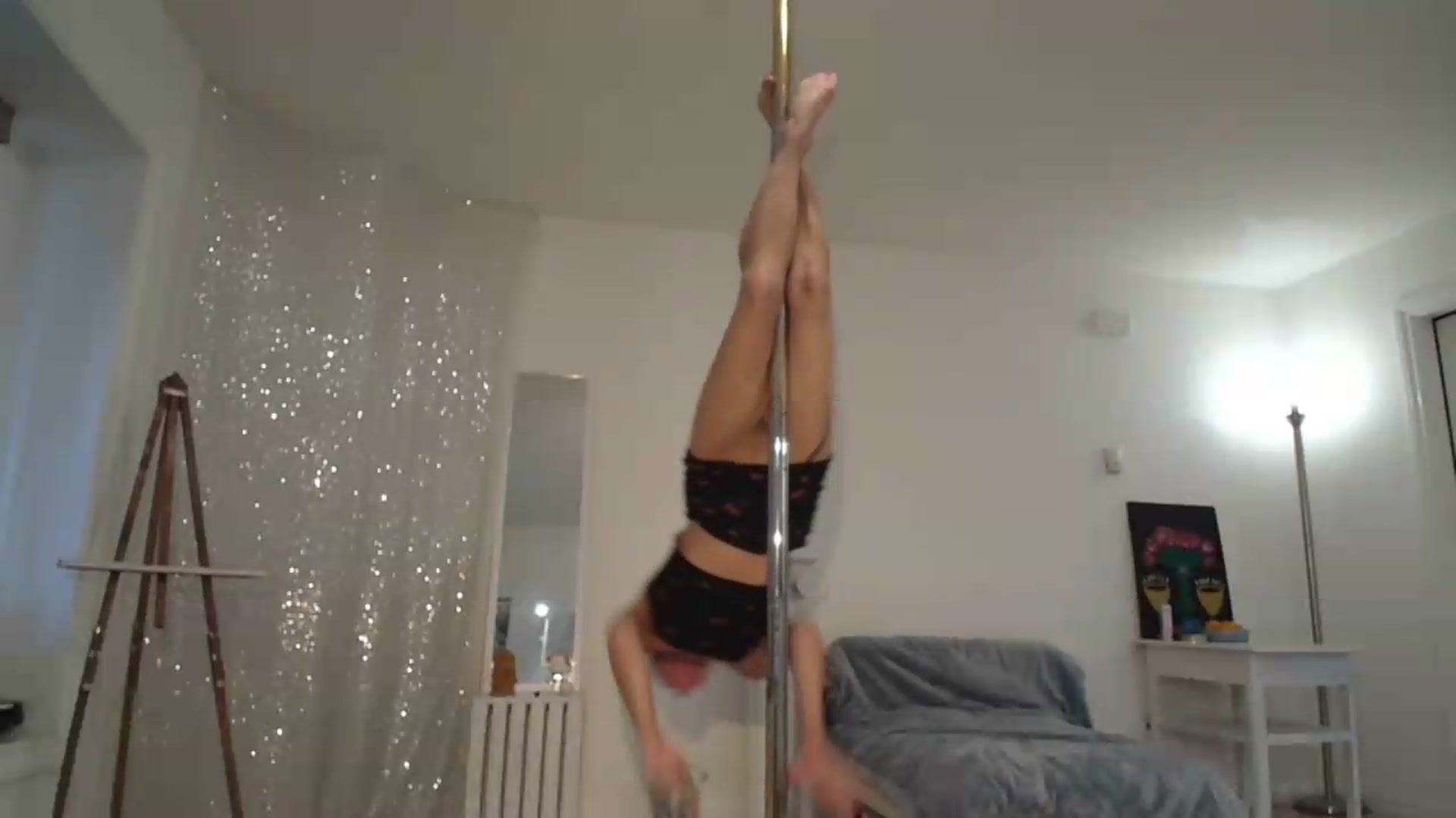 Gallery image thumbnail from ClitorisQueen's myfreecams stream on, 05/05/2026, 01:26 image 14 of 20