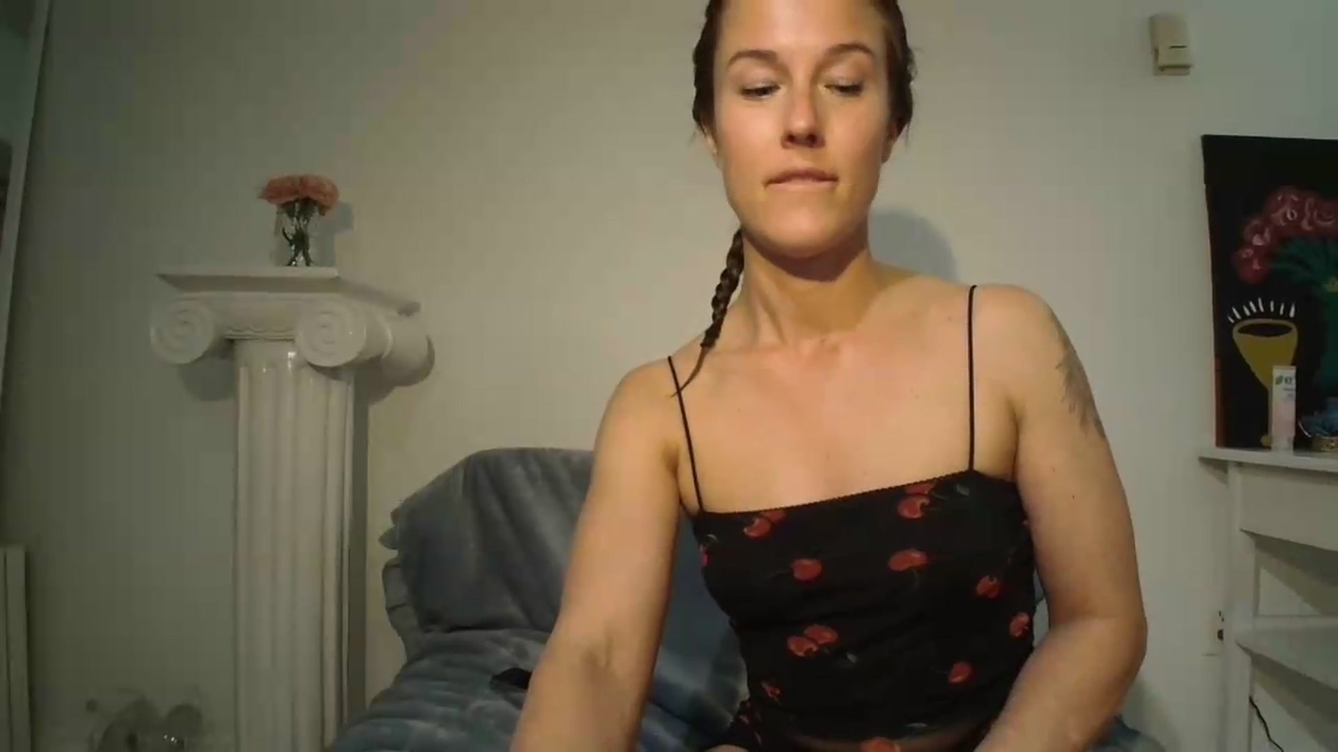 Gallery image thumbnail from ClitorisQueen's myfreecams stream on, 05/05/2026, 01:26 image 9 of 20