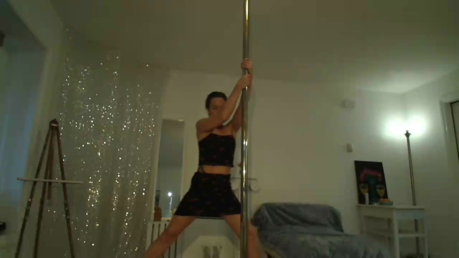 Gallery image thumbnail from ClitorisQueen's myfreecams stream on, 05/05/2026, 01:26 image 17 of 20