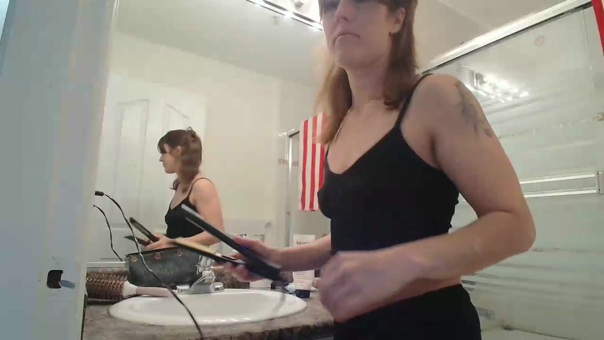 Gallery image thumbnail from ClitorisQueen's myfreecams stream on, 05/05/2026, 16:03 image 4 of 20