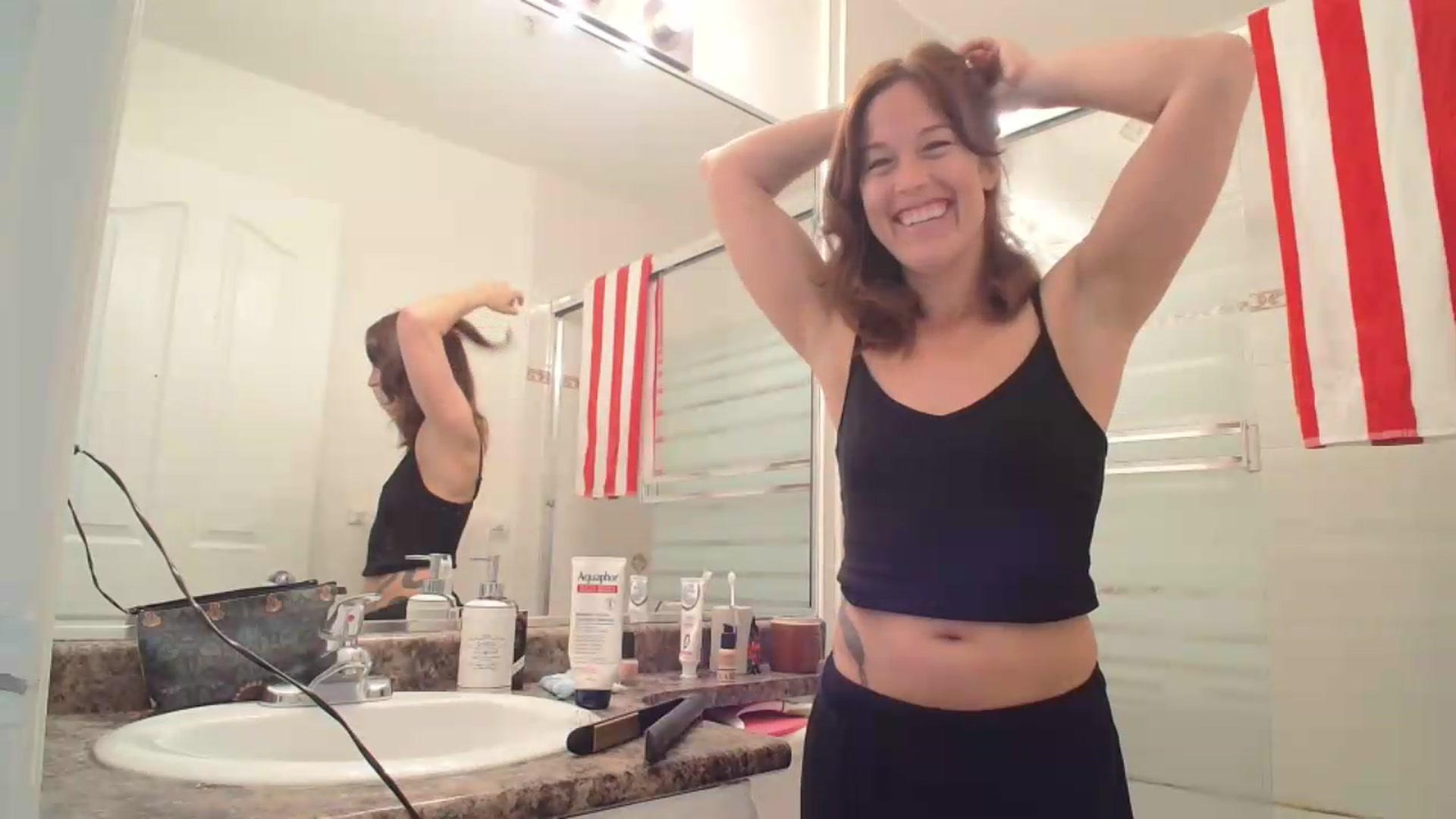 Gallery image thumbnail from ClitorisQueen's myfreecams stream on, 05/05/2026, 16:03 image 8 of 20