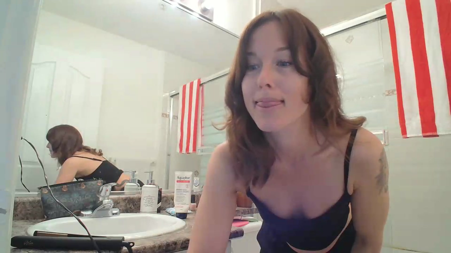 Gallery image thumbnail from ClitorisQueen's myfreecams stream on, 05/05/2026, 16:03 image 10 of 20