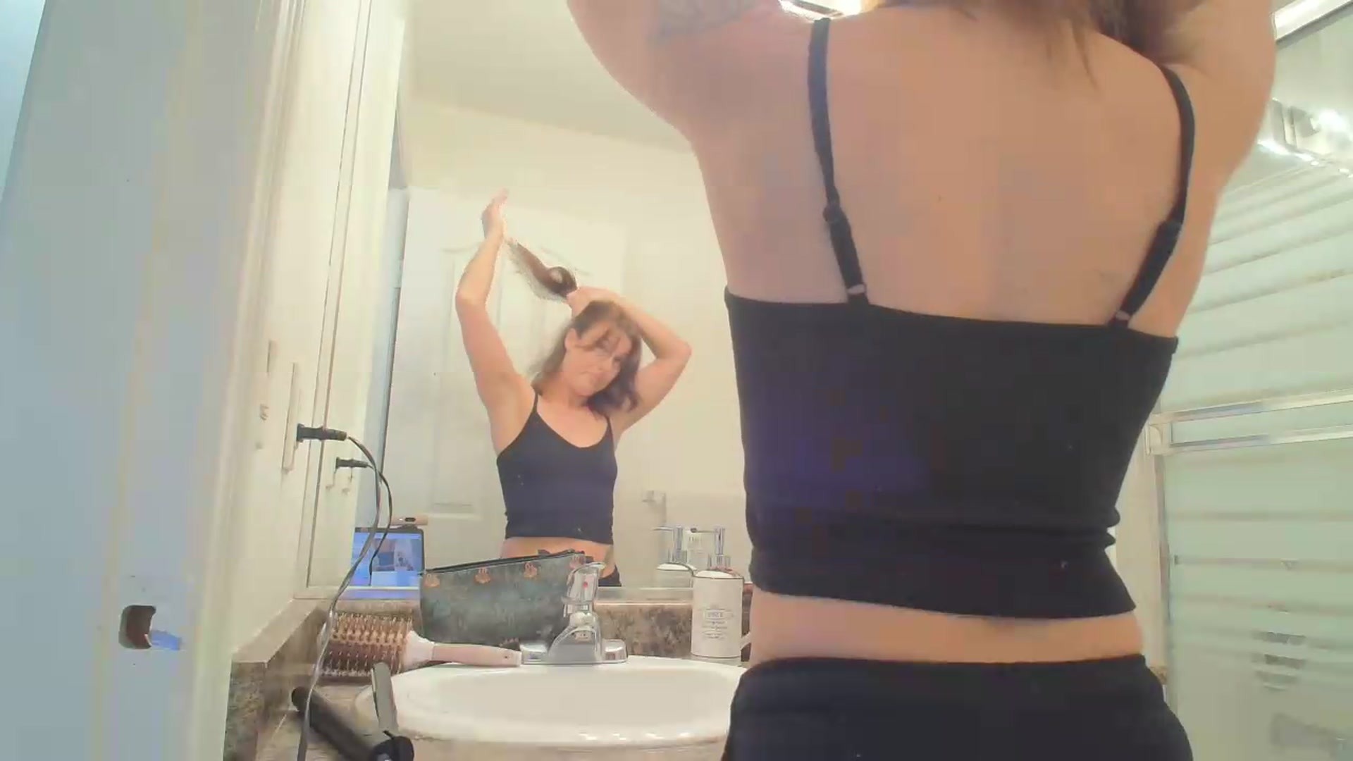 Gallery image thumbnail from ClitorisQueen's myfreecams stream on, 05/05/2026, 16:03 image 2 of 20