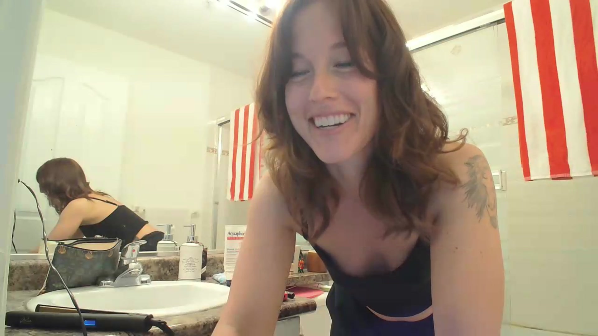 Gallery image thumbnail from ClitorisQueen's myfreecams stream on, 05/05/2026, 16:03 image 14 of 20