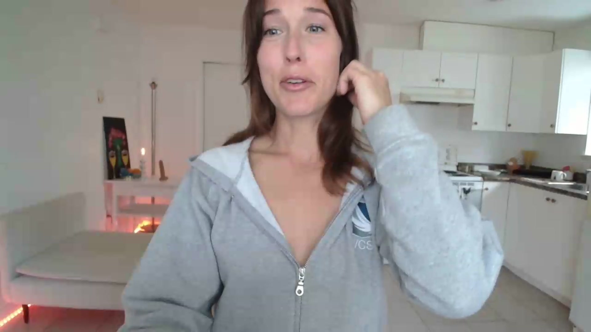 Gallery image thumbnail from ClitorisQueen's myfreecams stream on, 05/06/2026, 15:43 image 17 of 20