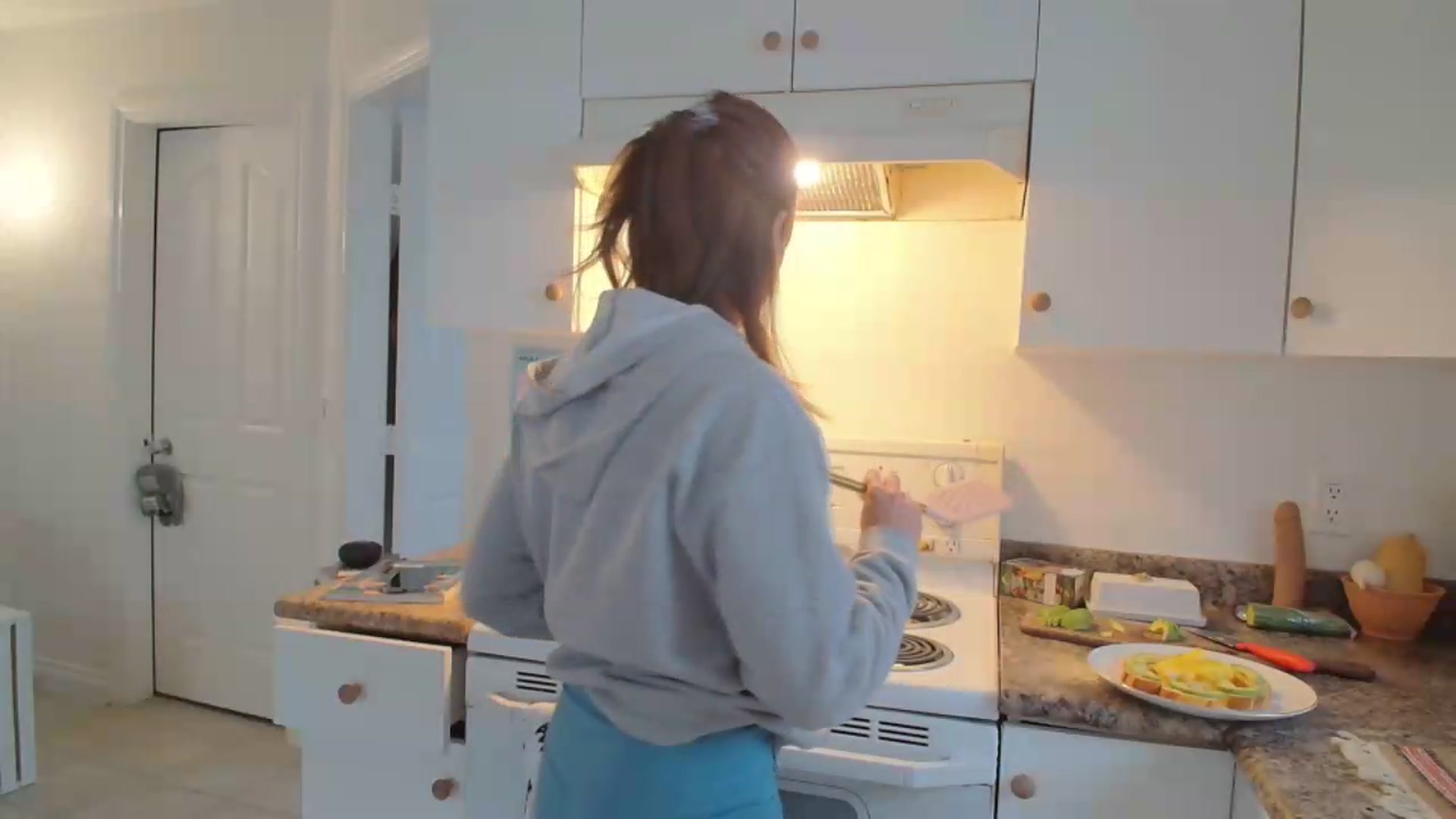Gallery image thumbnail from ClitorisQueen's myfreecams stream on, 05/06/2026, 21:09 image 8 of 20