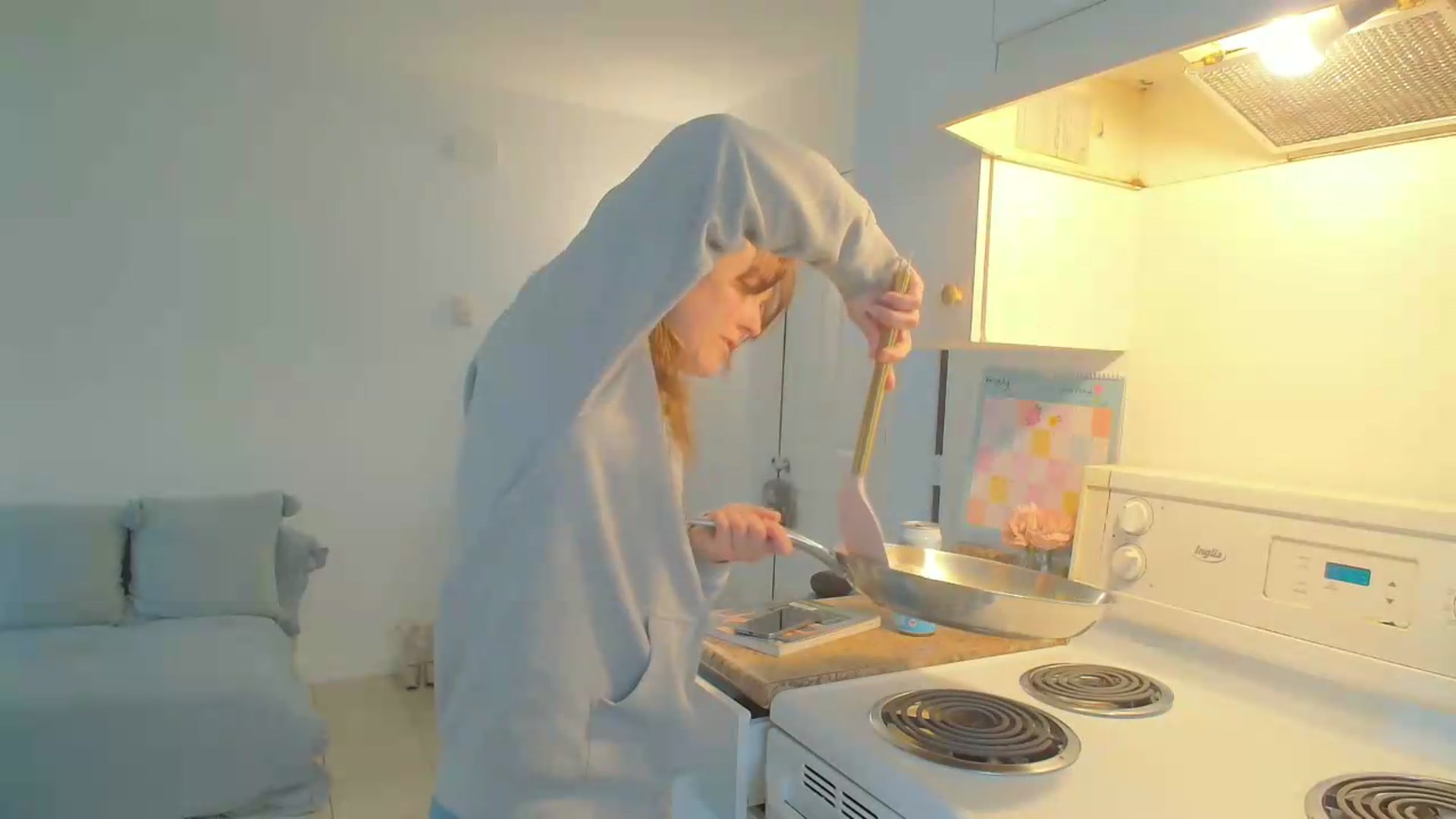 Gallery image thumbnail from ClitorisQueen's myfreecams stream on, 05/06/2026, 21:09 image 5 of 20